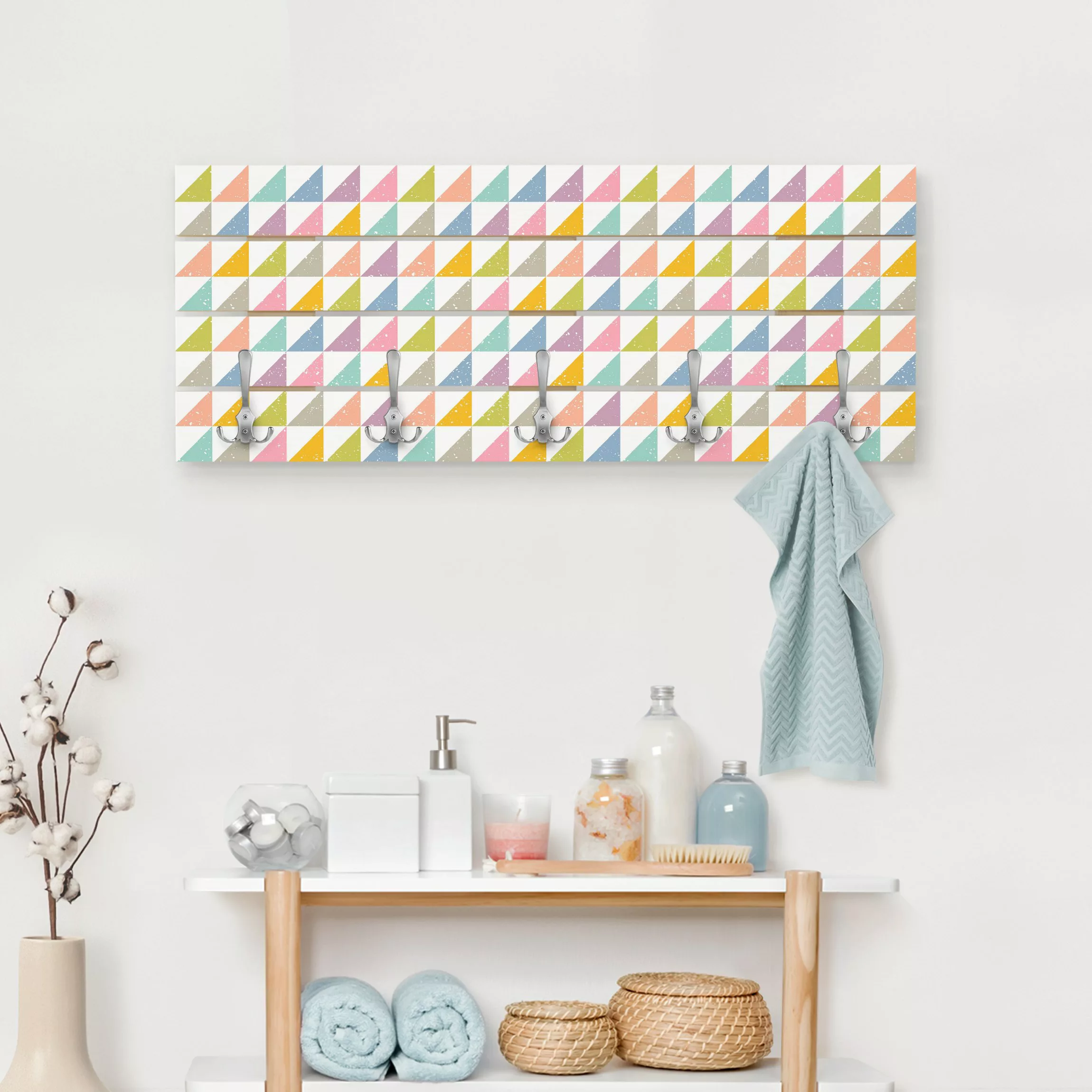 Wandgarderobe Geometrisches Muster mit Dreiecken in Bunt günstig online kaufen