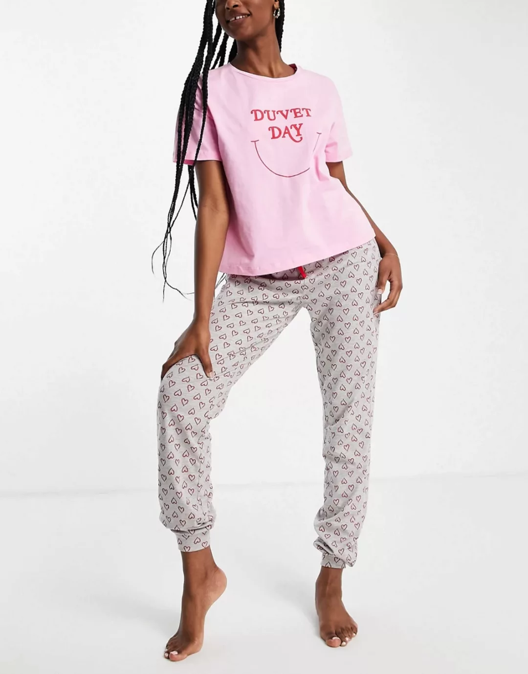 New Look – Set in Rosa mit Jogginghose und „Duvet Day“-Print günstig online kaufen