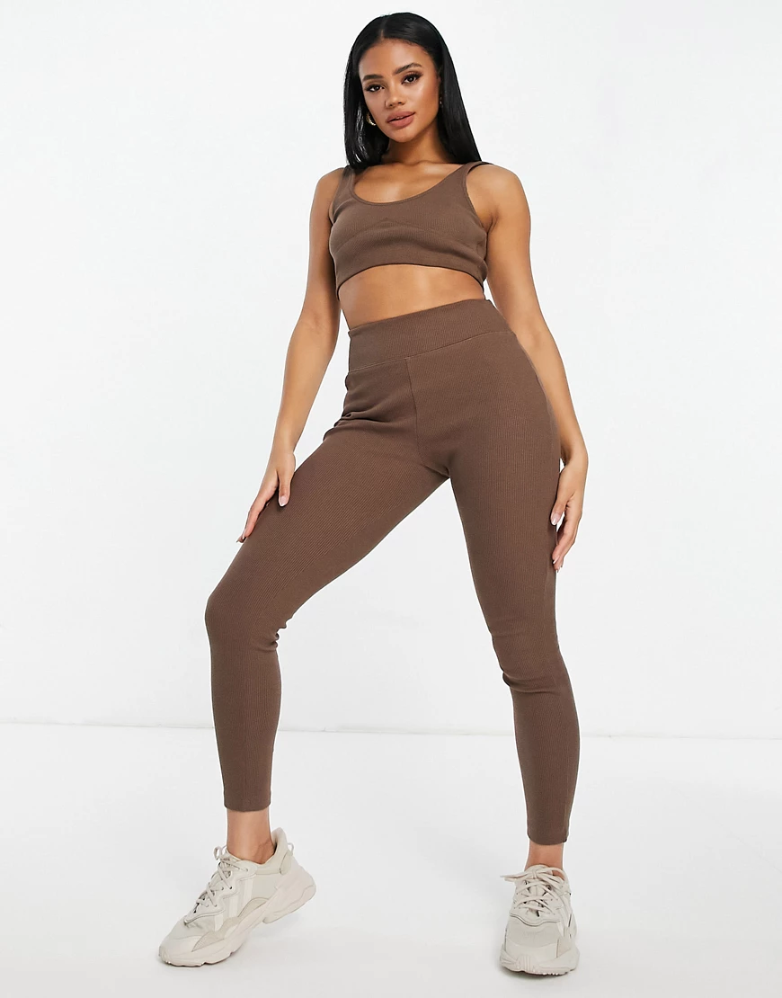 NA-KD – Gerippte Leggings in Braun, Kombiteil günstig online kaufen