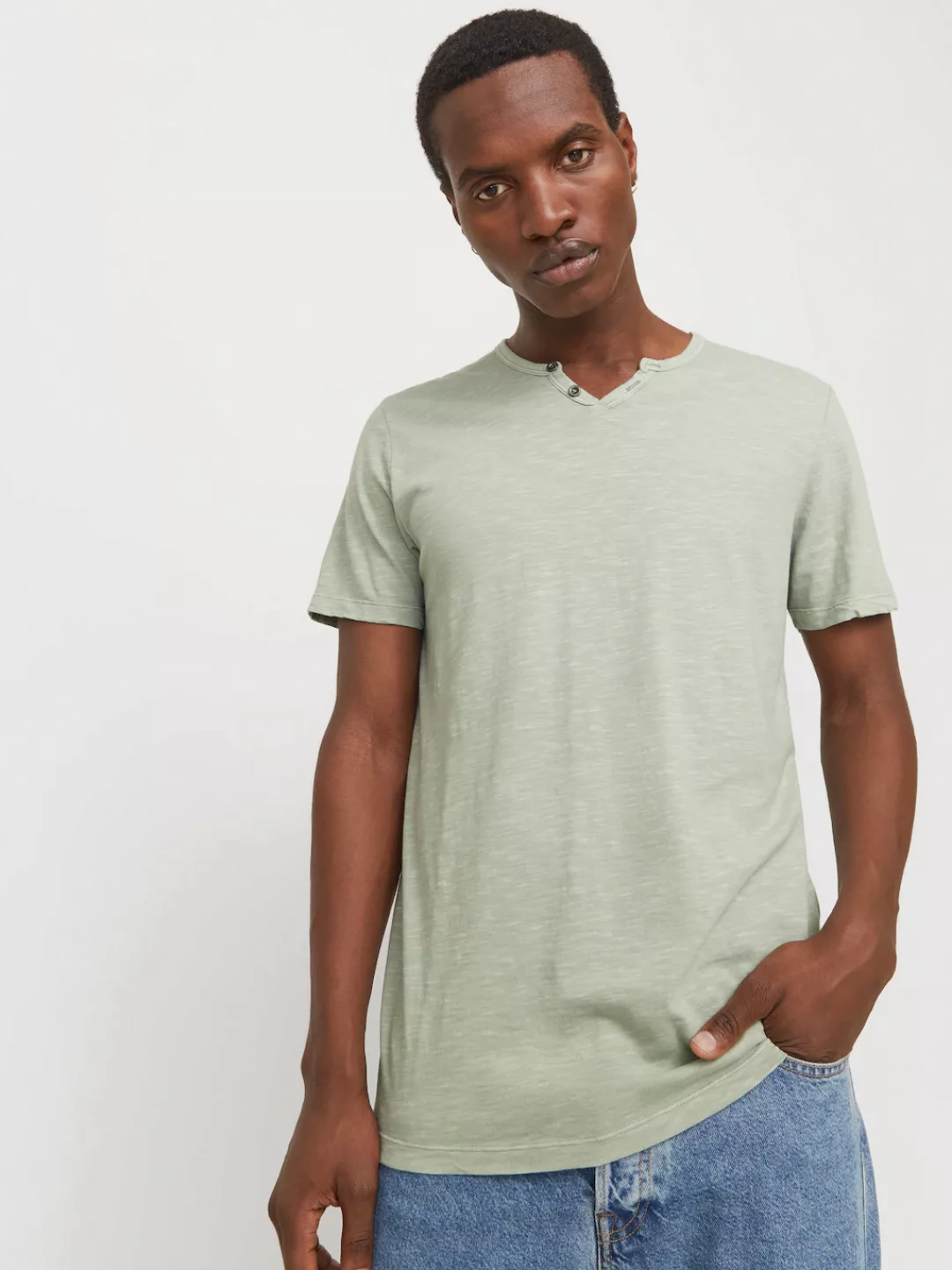 Jack & Jones T-Shirt "JJESPLIT NECK TEE SS NOOS", mit V-Ausschnitt günstig online kaufen