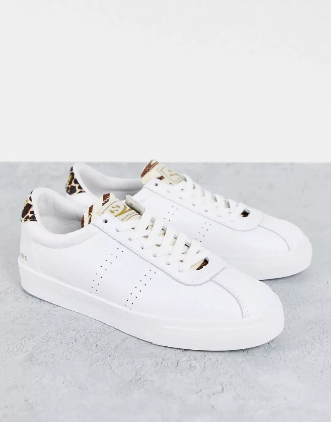 Superga – 2843 – Sneaker zum Schnüren in Weiß mit Leopardenmuster günstig online kaufen