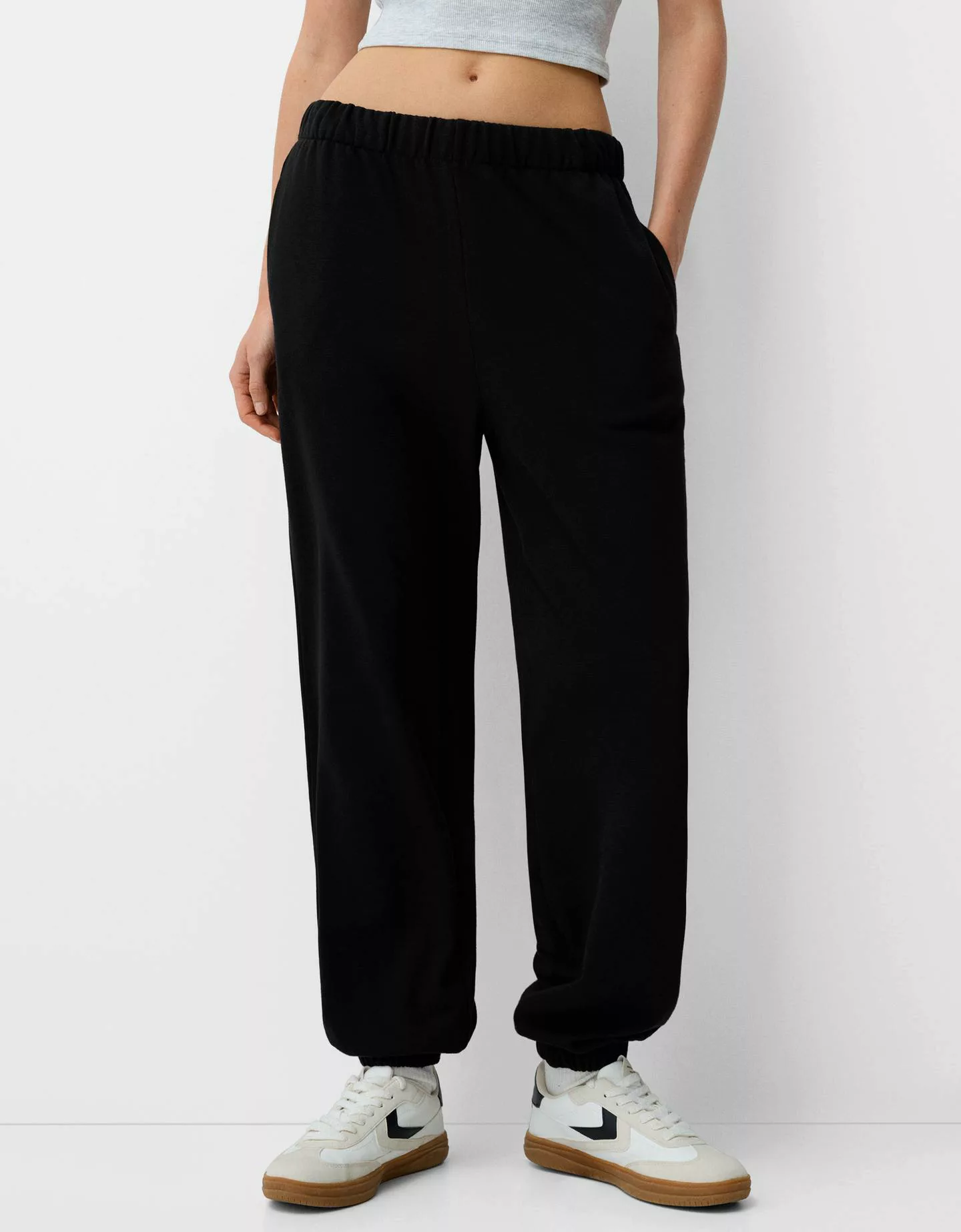 Bershka Joggerhose Aus Plüsch Damen M Schwarz günstig online kaufen