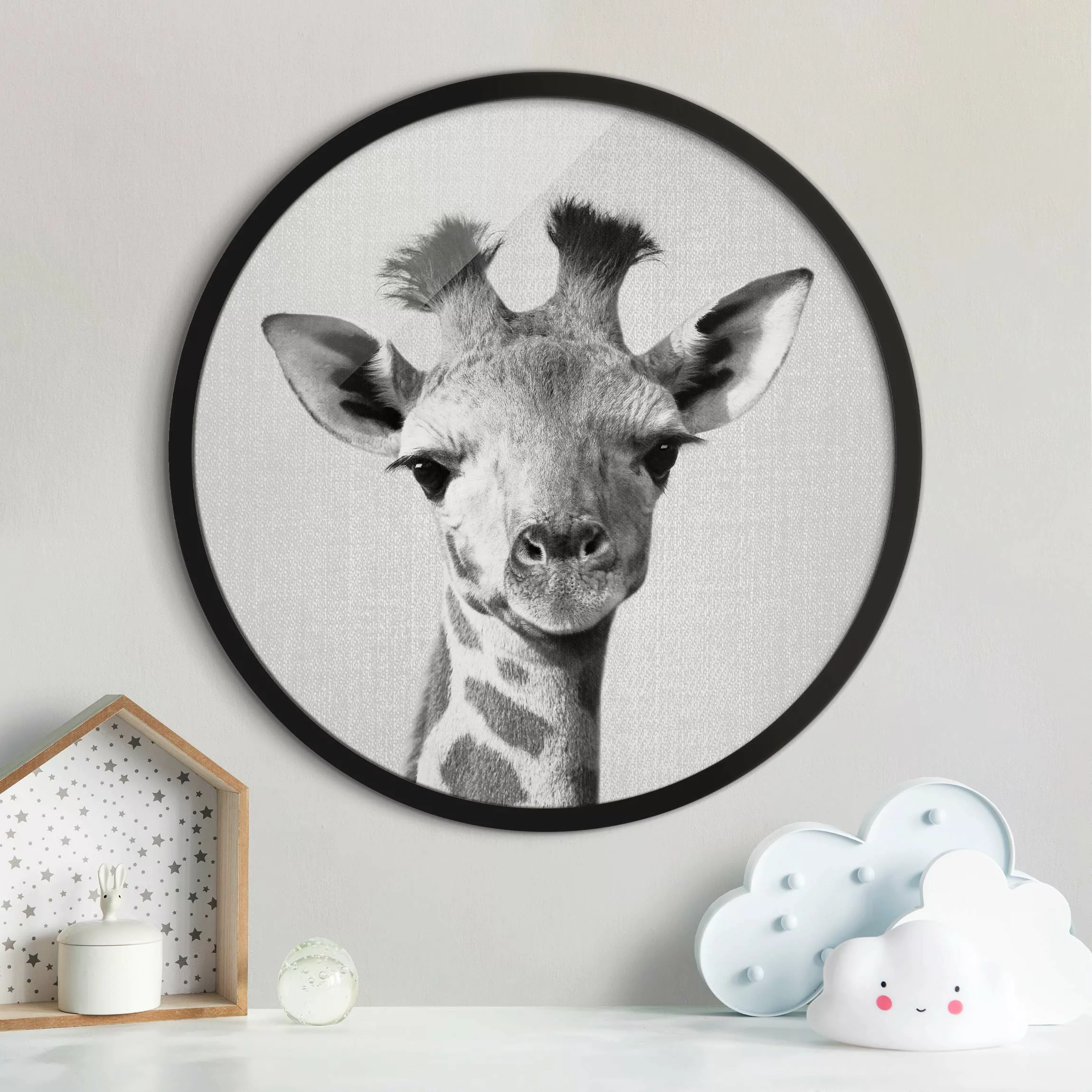 Rundes Gerahmtes Bild Baby Giraffe Gandalf Schwarz Weiß günstig online kaufen