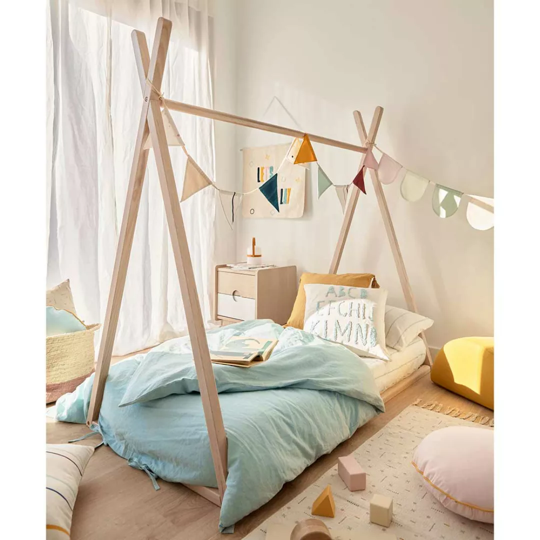 Kinderbett in Tipi Form aus Buche Massivholz 144 cm hoch günstig online kaufen