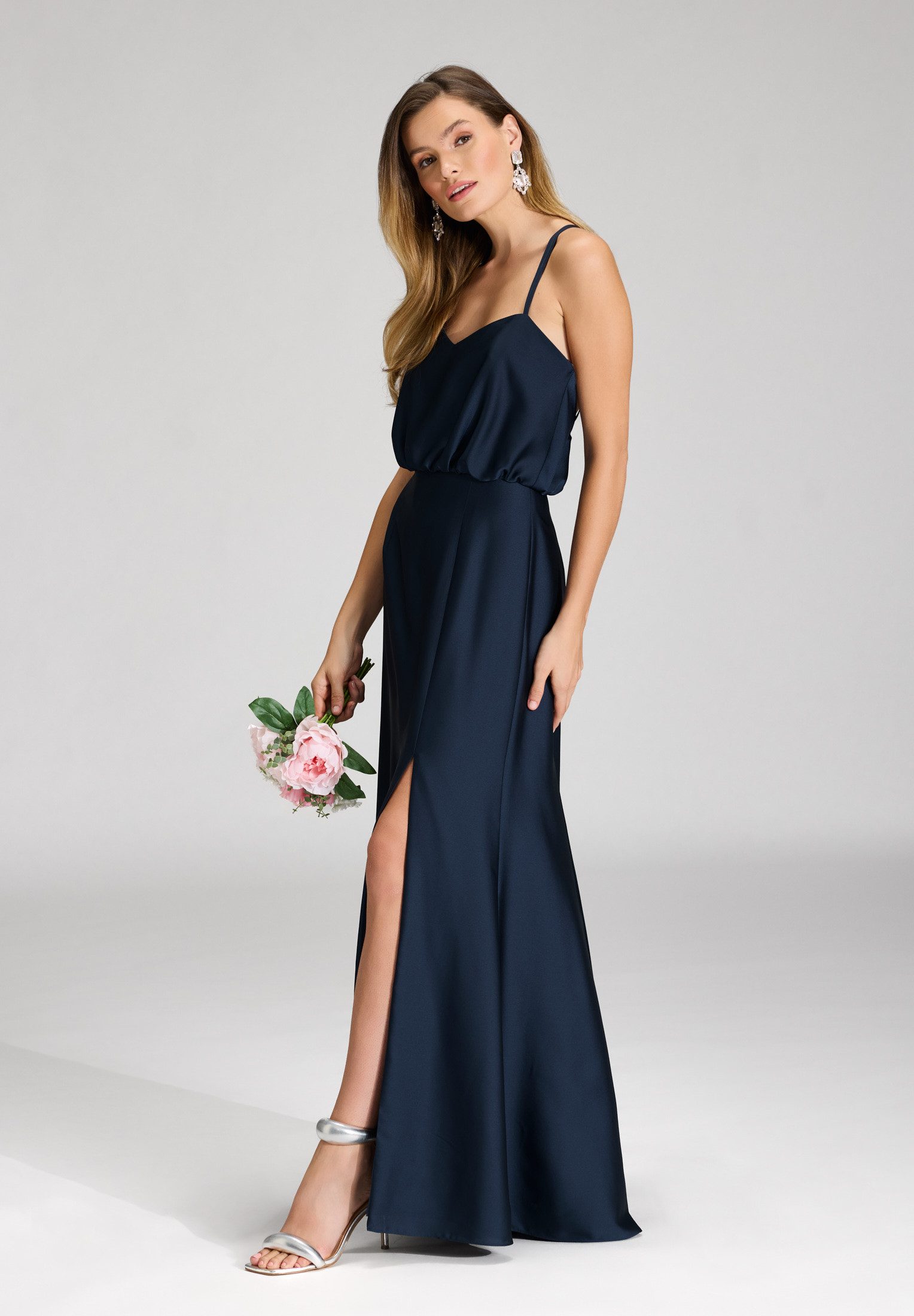 SWING Abendkleid Taillierter Schnitt mit fließendem günstig online kaufen