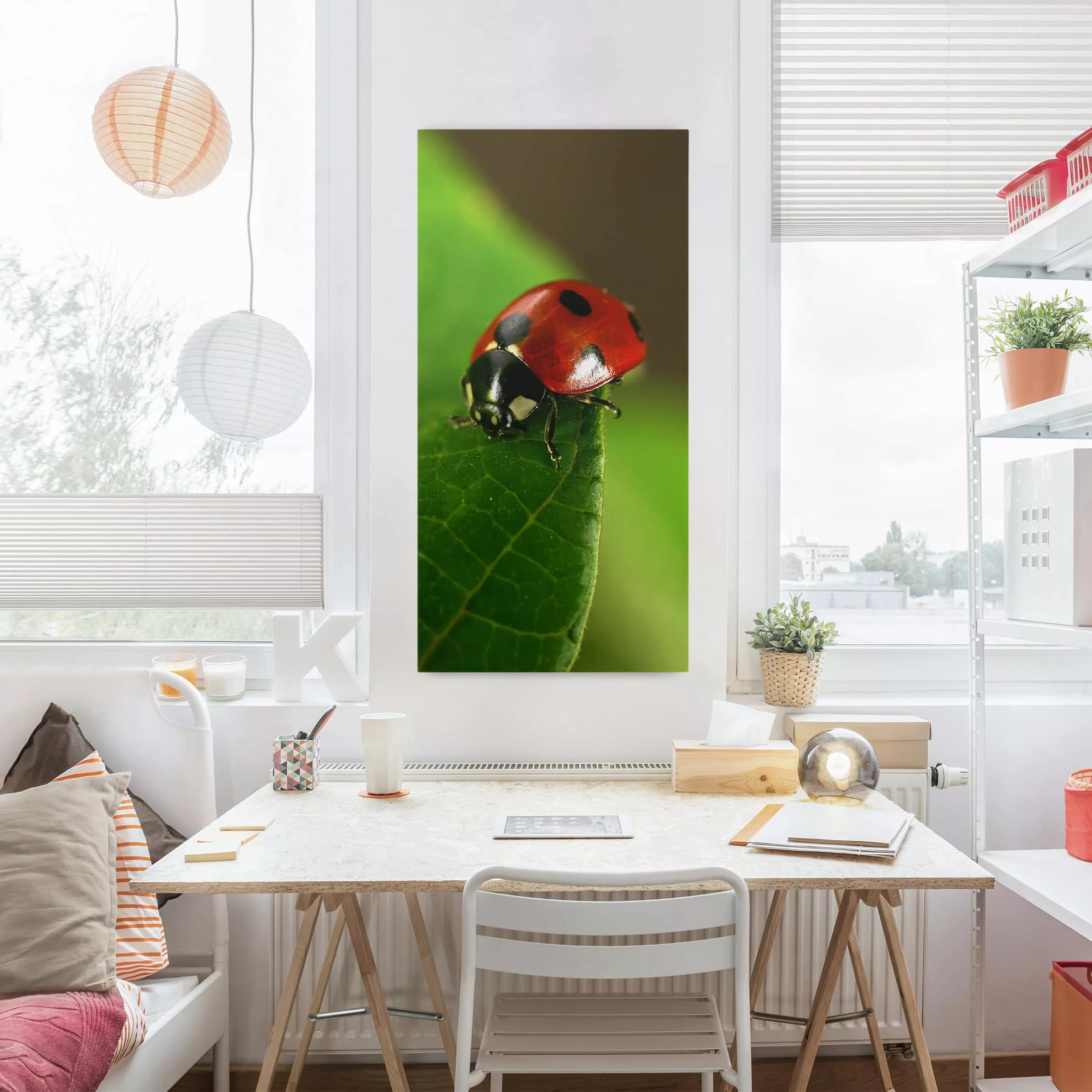 Leinwandbild Tiere - Hochformat Lady Bird günstig online kaufen