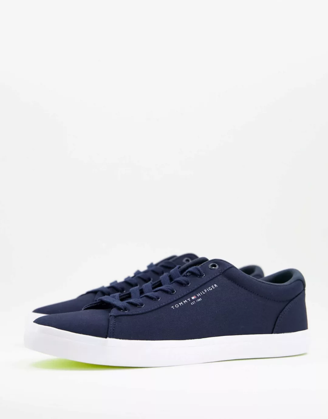 Tommy Hilfiger – Essential – Sneaker in Marineblau mit Textlogo günstig online kaufen