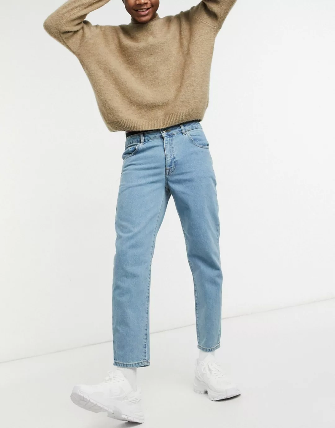ASOS DESIGN – Klassische, feste Jeans in getönter, hellblauer Waschung günstig online kaufen