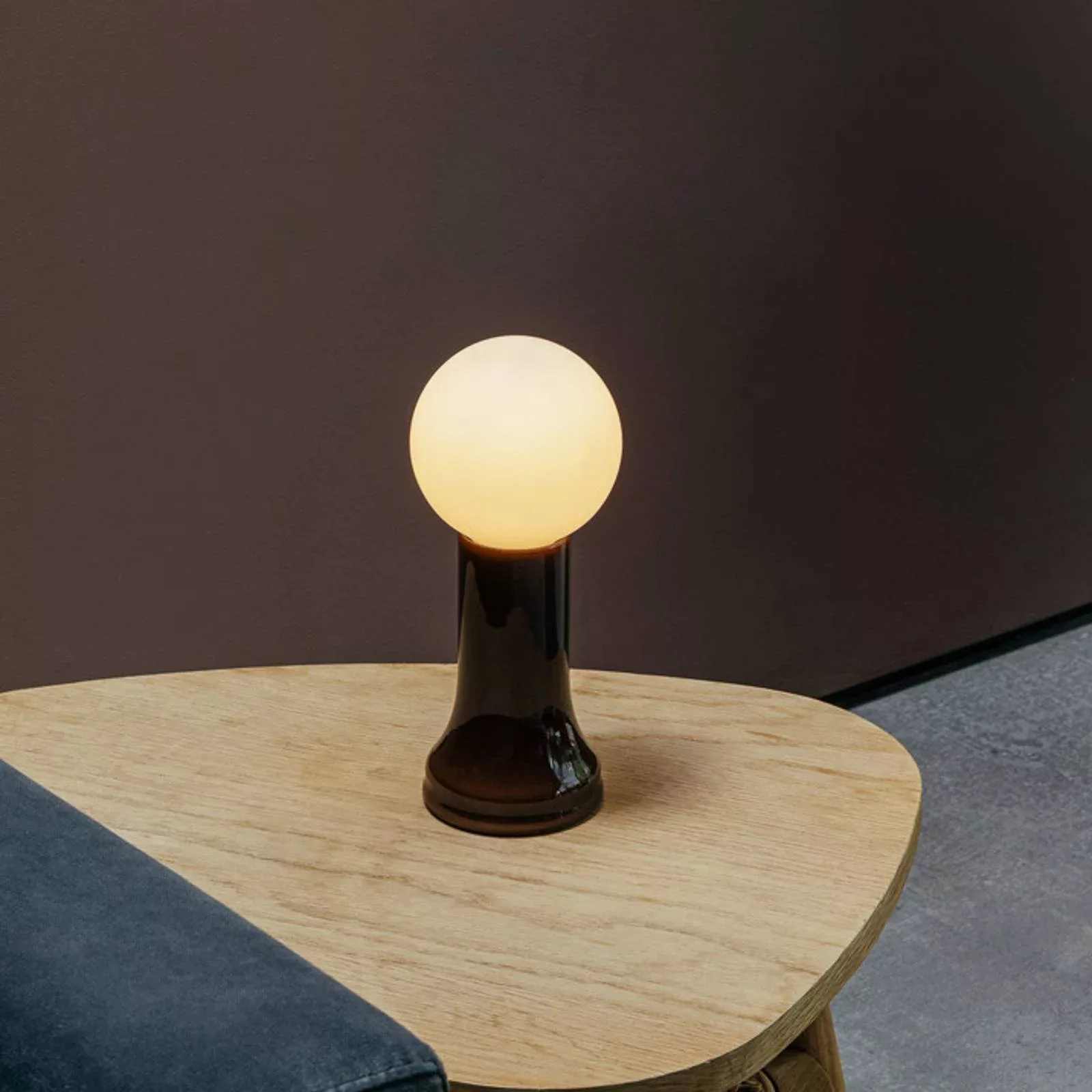 Tala Tischleuchte Shore, Glas, E27 LED-Lampe Globe, braun günstig online kaufen