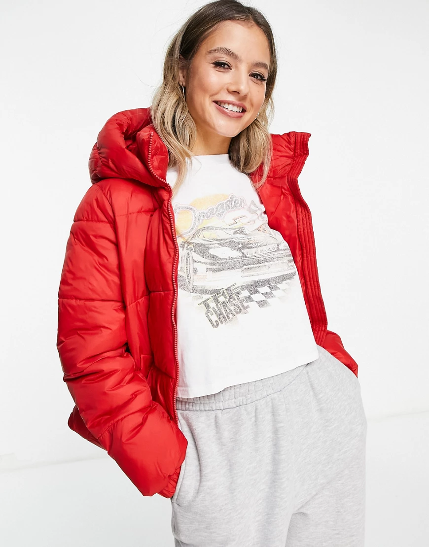 Vero Moda – FRSH – Wattierter Mantel in Rot mit Kapuze günstig online kaufen