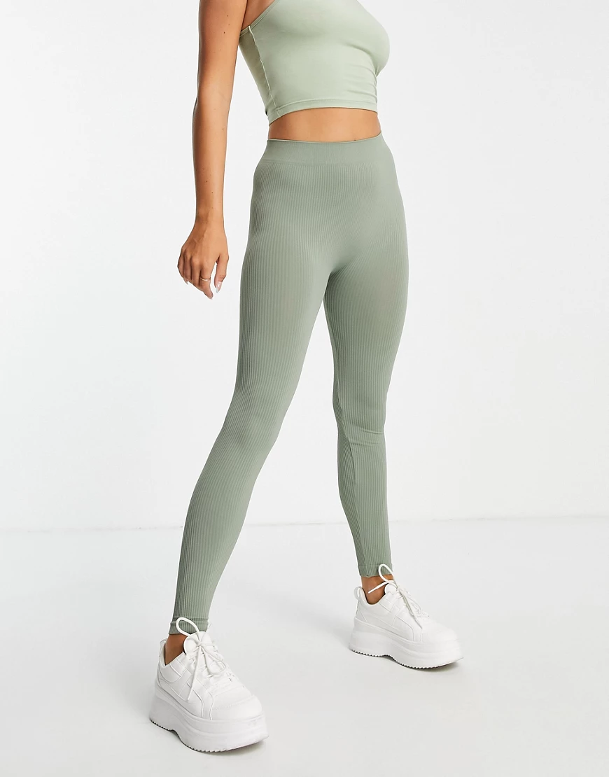 Pull&Bear – Nahtlose Leggings in Khaki-Grün günstig online kaufen