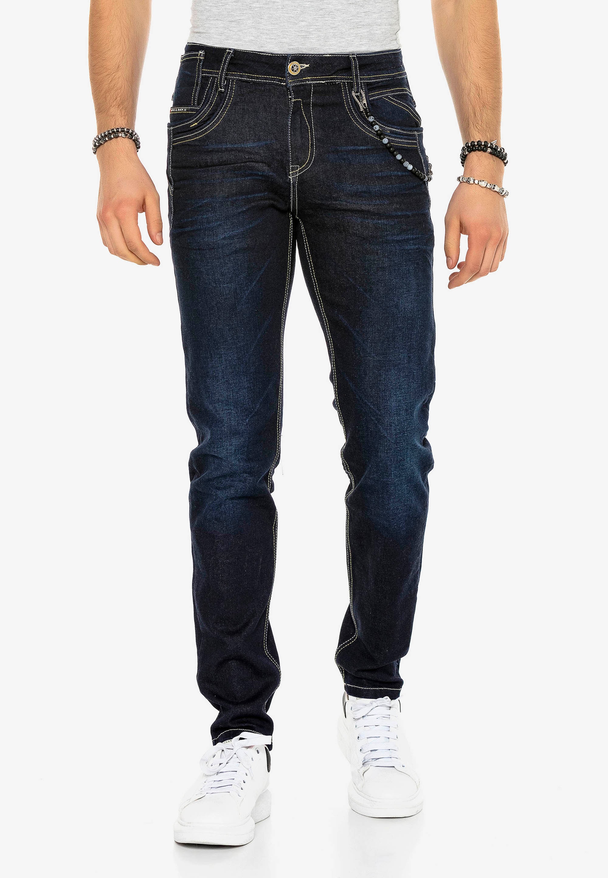 Cipo & Baxx Bequeme Jeans, mit stilvollen Kontrastnähten in Straight Fit günstig online kaufen