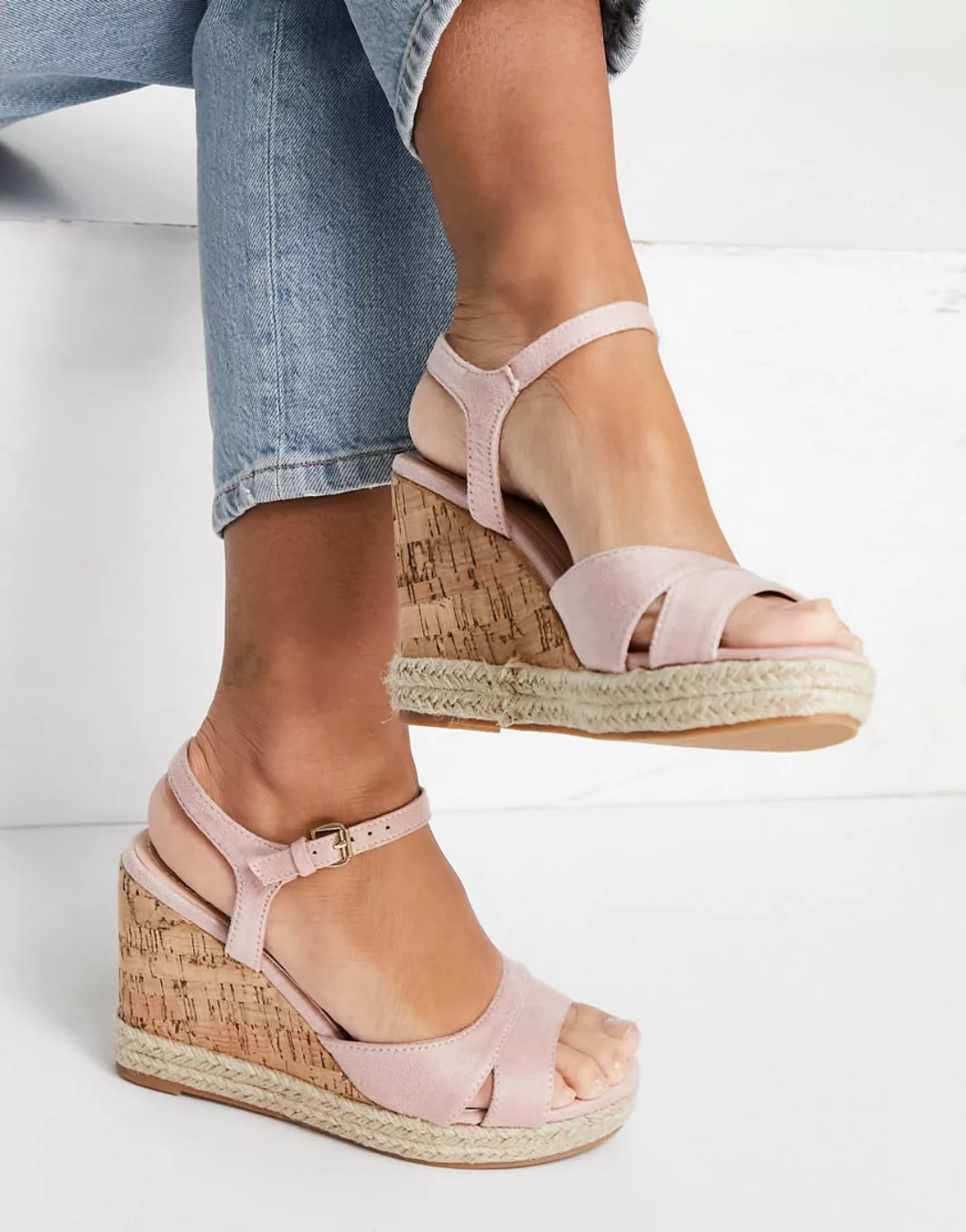 Glamorous – Sandalen mit Keilabsatz aus Kork in Beige-Neutral günstig online kaufen