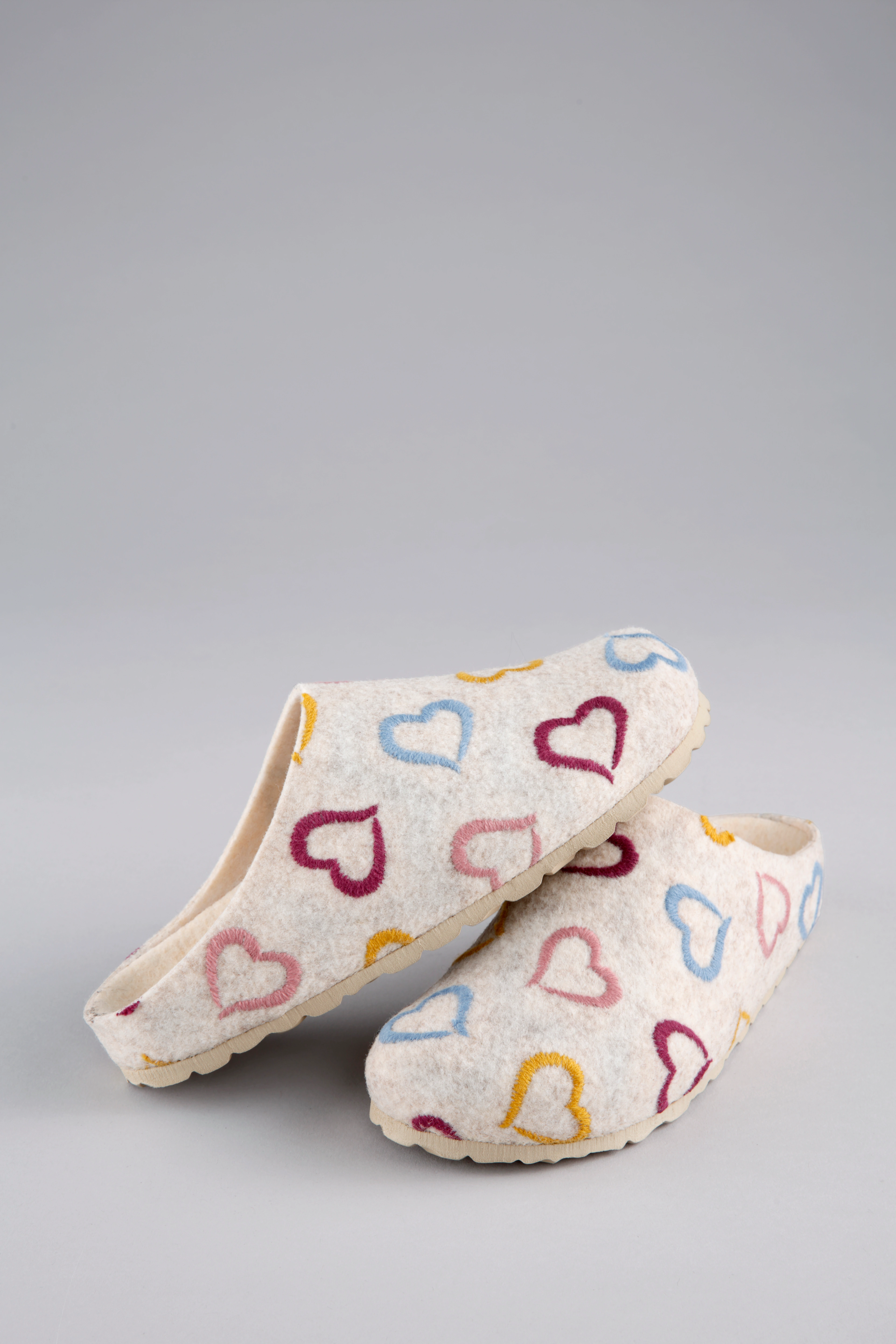 Aniston SHOES Clog, Homeslipper, Hausschuh in Bequemweite G (= weit) günstig online kaufen