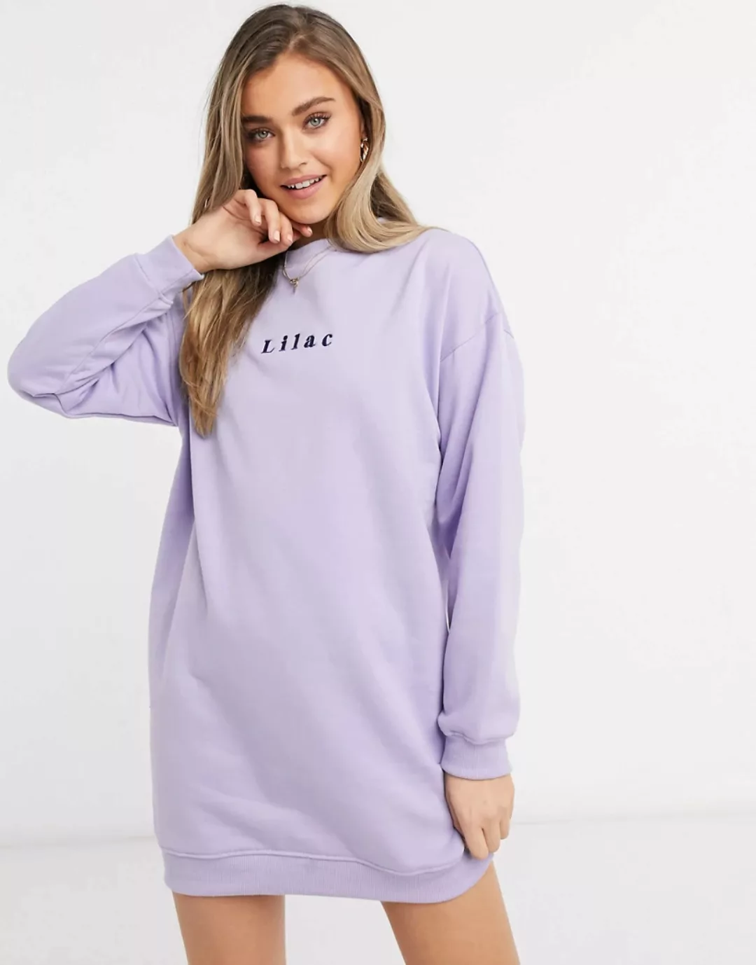 Heartbreak – Pulloverkleid mit Stickerei in Flieder-Violett günstig online kaufen