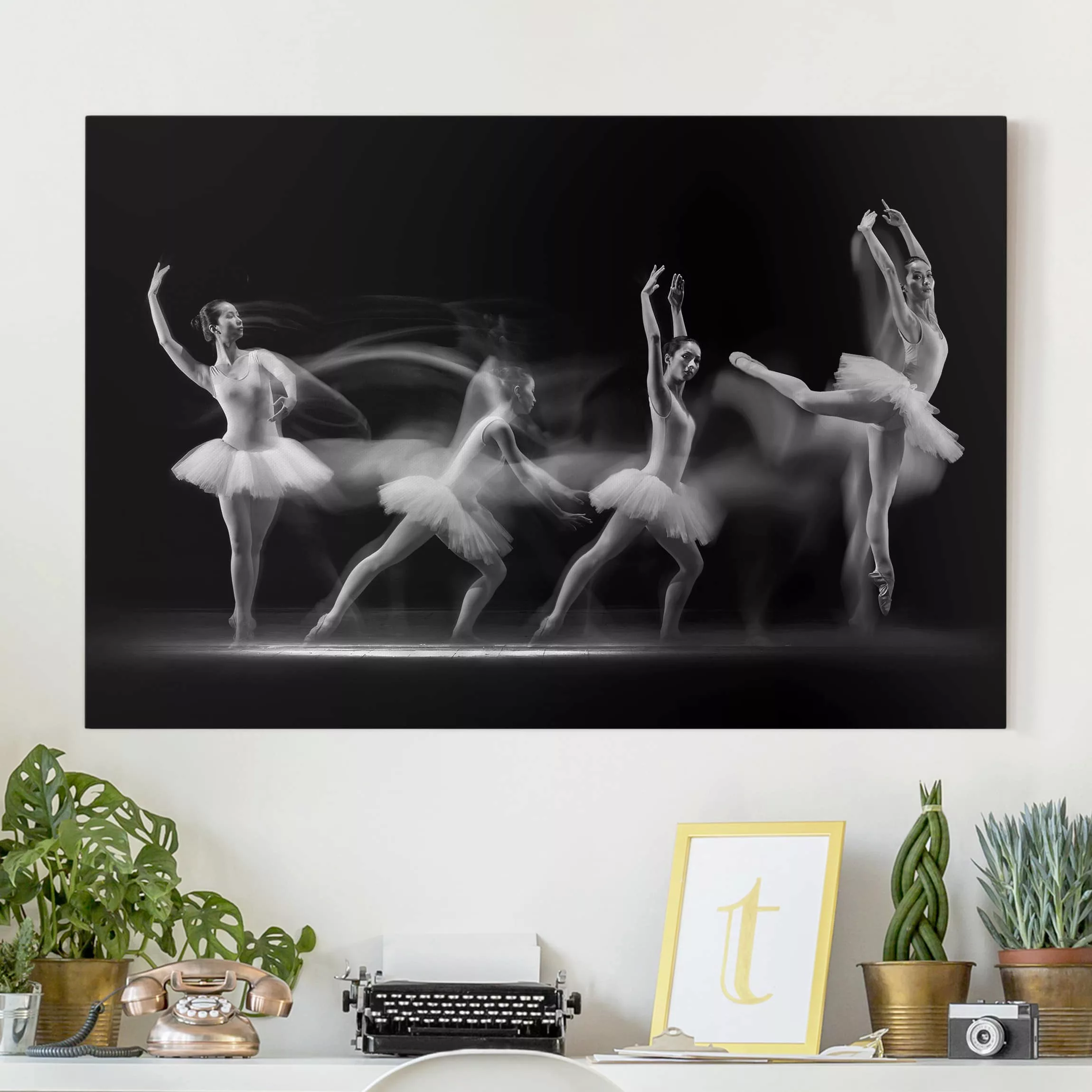Leinwandbild Schwarz-Weiß - Querformat Ballerina Art Wave günstig online kaufen