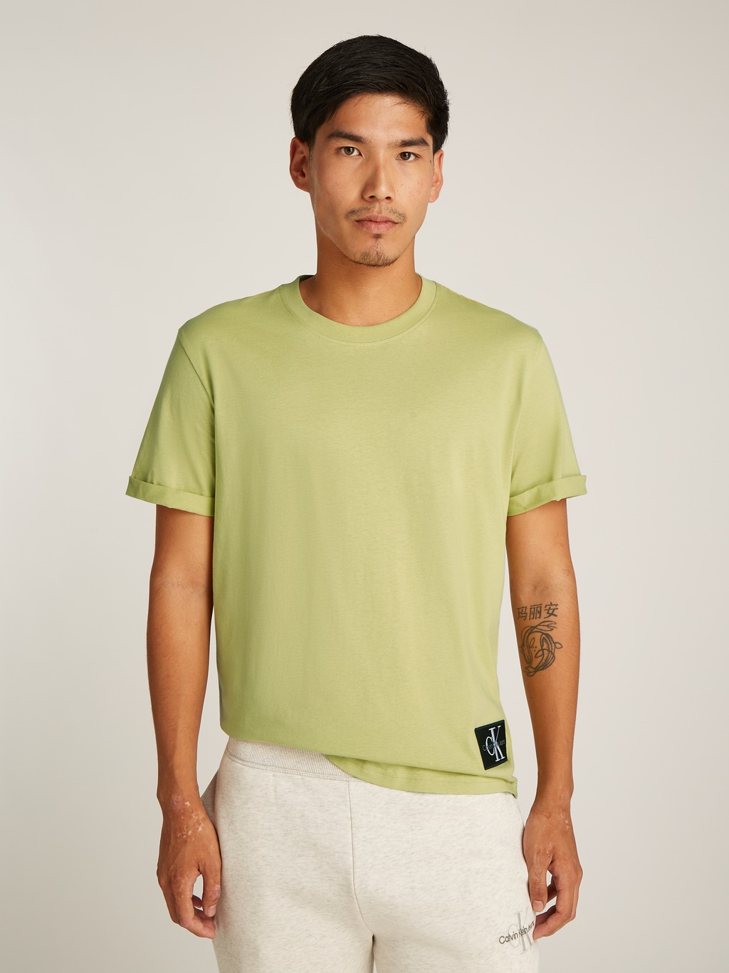 Calvin Klein Jeans T-Shirt "BADGE TURN UP SLEEVE", mit Logopatch günstig online kaufen