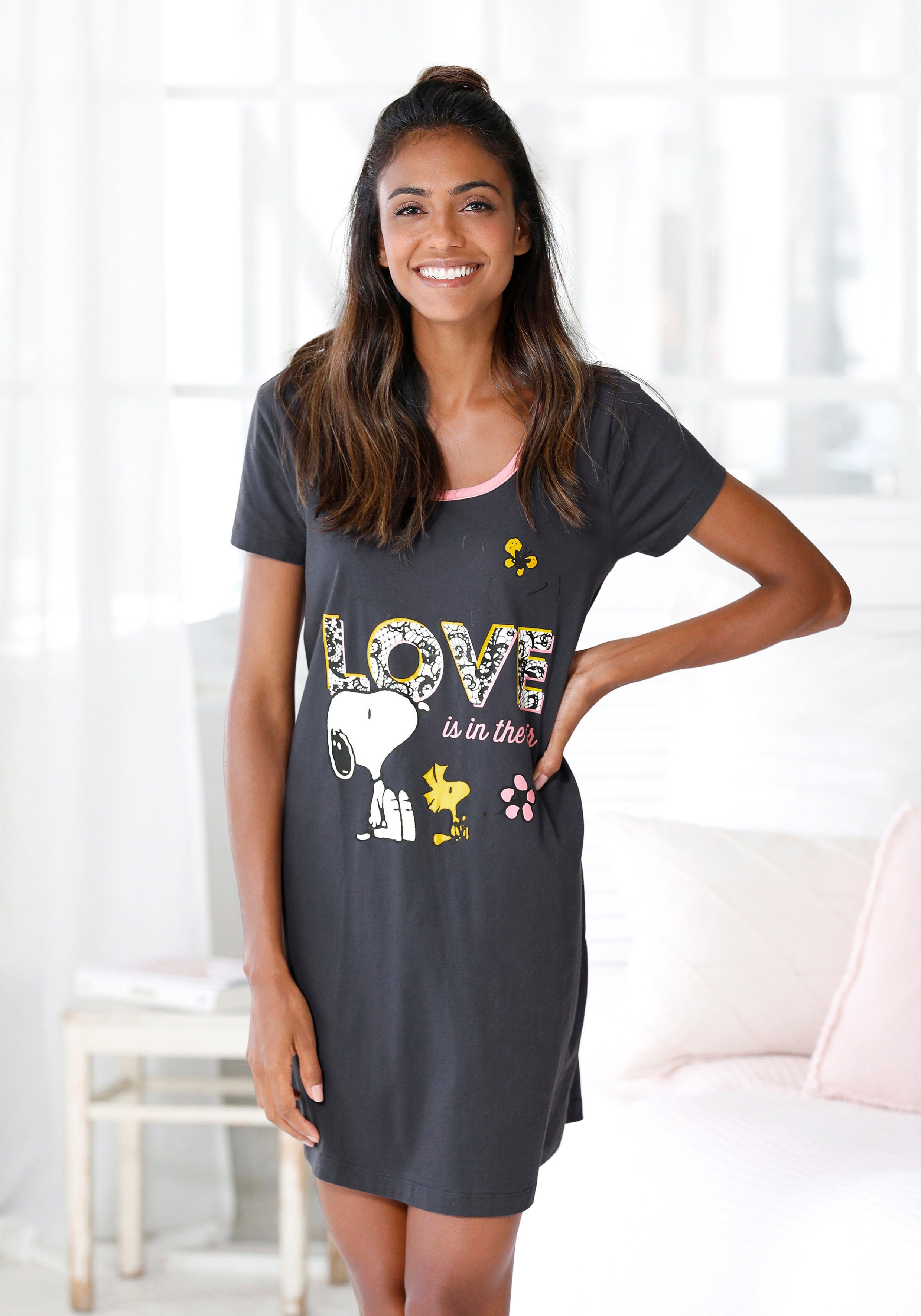 Peanuts Sleepshirt, mit großem Snoopy-Motiv günstig online kaufen