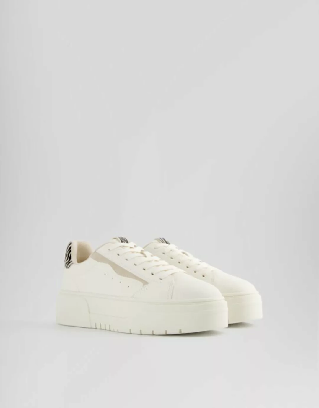 Bershka Plateau-Sneaker Mit Details Im Animalprint Damen 40 Weiss günstig online kaufen