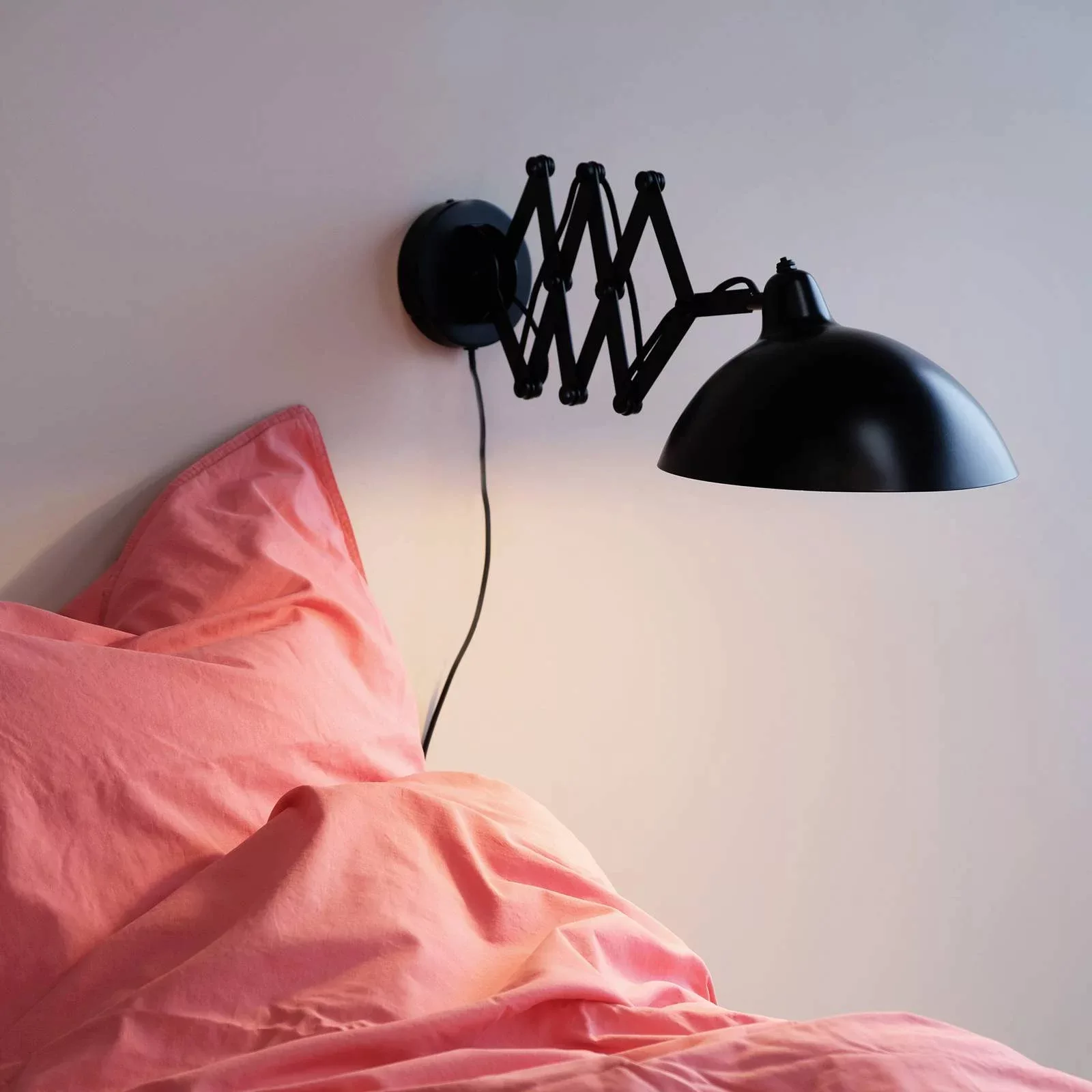 Dyberg Larsen Futura Wandlampe mit Scherenarm günstig online kaufen