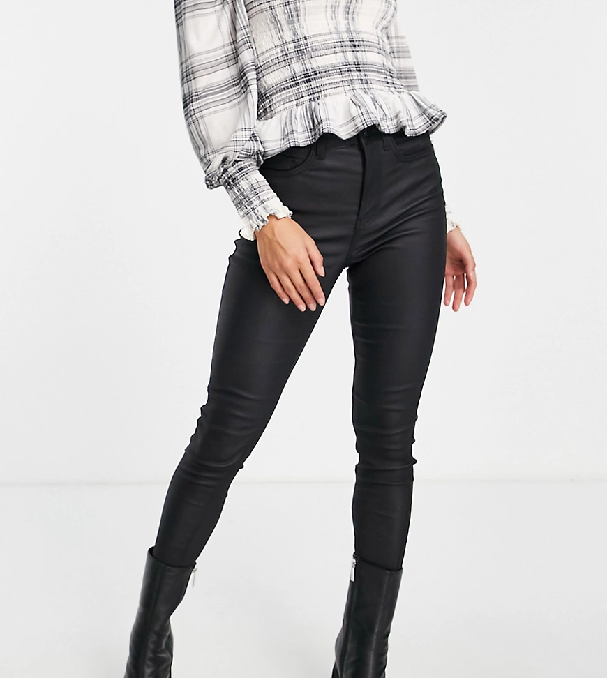 New Look Petite – Beschichtete Jeans in engem Schnitt in Schwarz günstig online kaufen