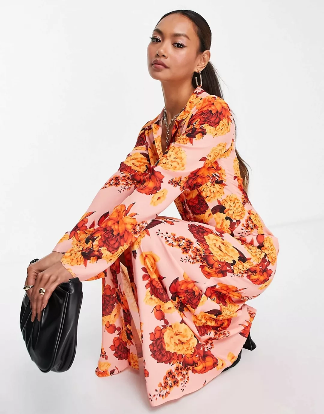 ASOS DESIGN – Durchgeknöpftes Maxi-Hemdkleid mit 70er-Blütenmuster und Bahn günstig online kaufen