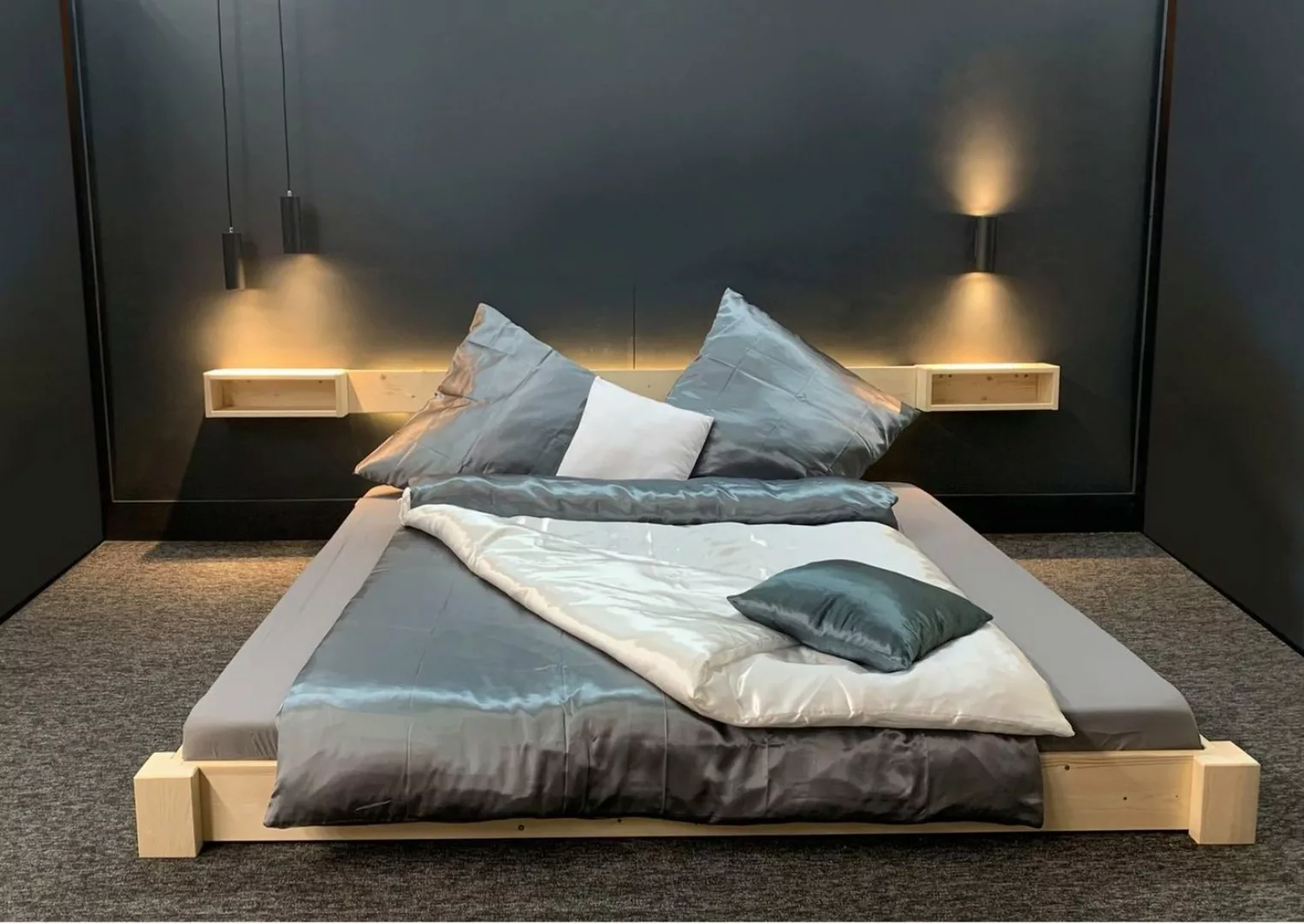 LIEGEWERK Massivholzbett Bodentiefes Designbett Bett 90x200 100x200 140x200 günstig online kaufen