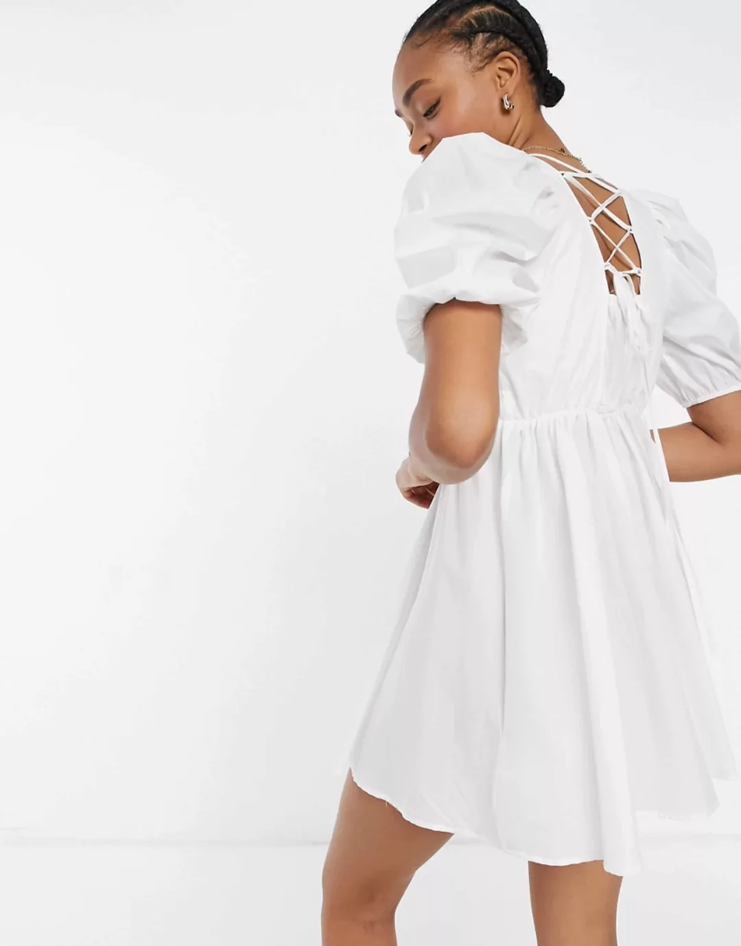 Y.A.S – Mini-Hängerkleid in Weiß mit Riemchendesign günstig online kaufen