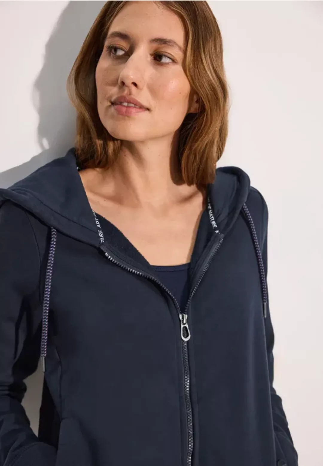 Sweatjacke mit Kapuze günstig online kaufen