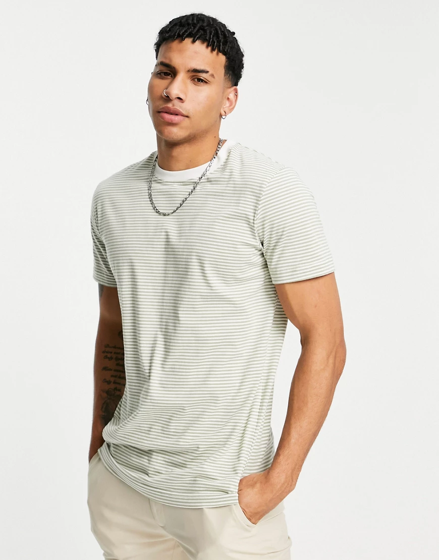 Selected Homme – T-Shirt aus Bio-Baumwolle mit feinem Streifenmuster in Kha günstig online kaufen