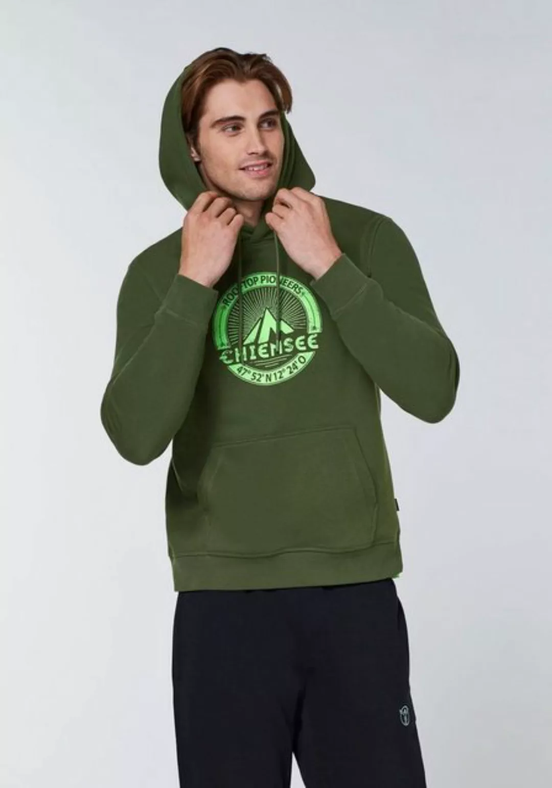 Chiemsee Kapuzensweatshirt Hoodie mit Label-Mountain-Motiv 1 günstig online kaufen