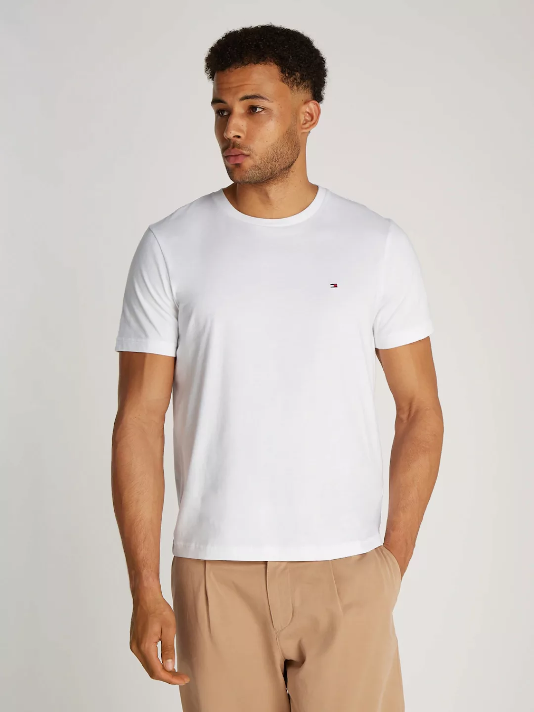 Tommy Hilfiger T-Shirt ESSENTIAL REG FIT SOLID TEE mit Rundhalsausschnitt günstig online kaufen