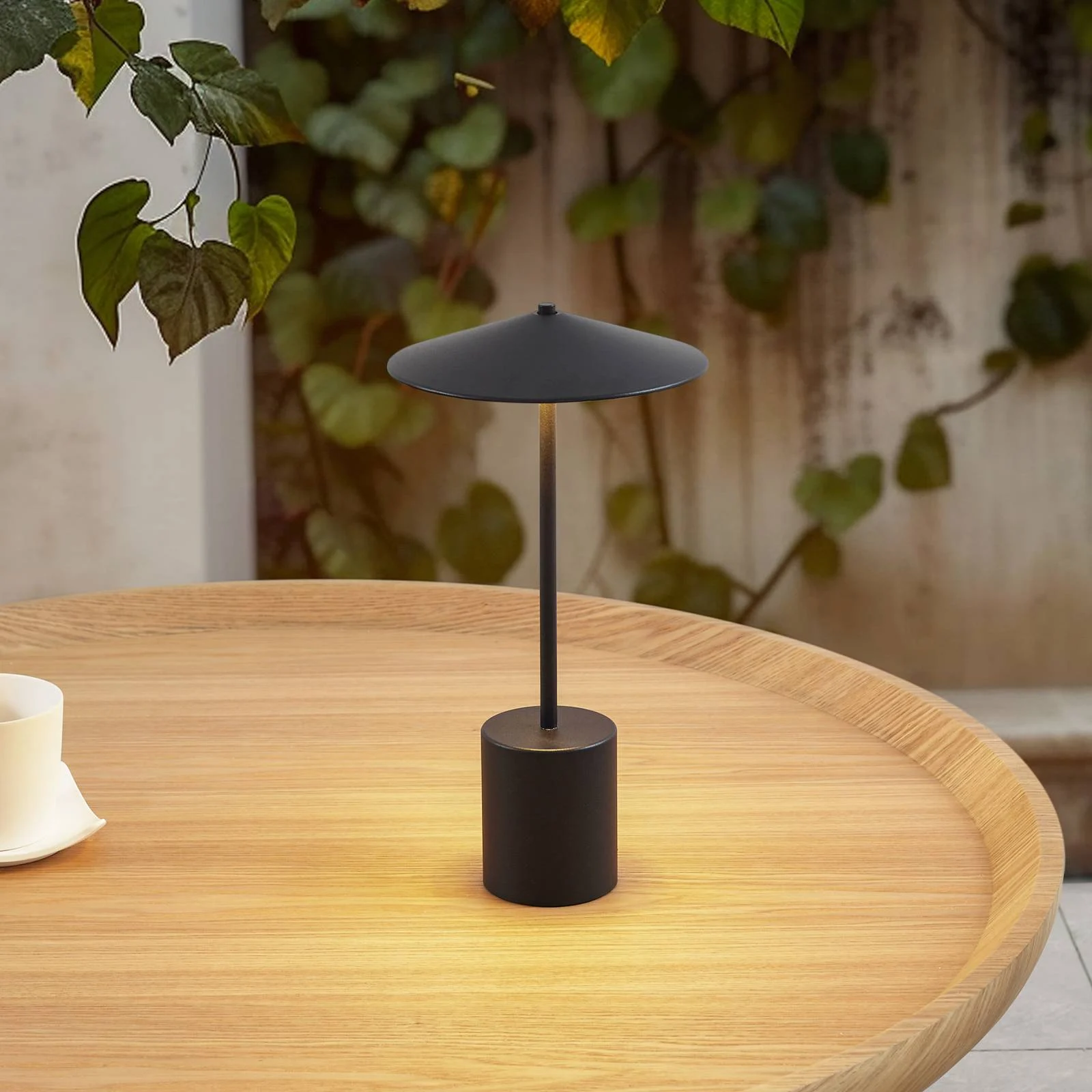 Lindby LED-Akkutischleuchte Ayva, schwarz, Aluminium, IP44 günstig online kaufen