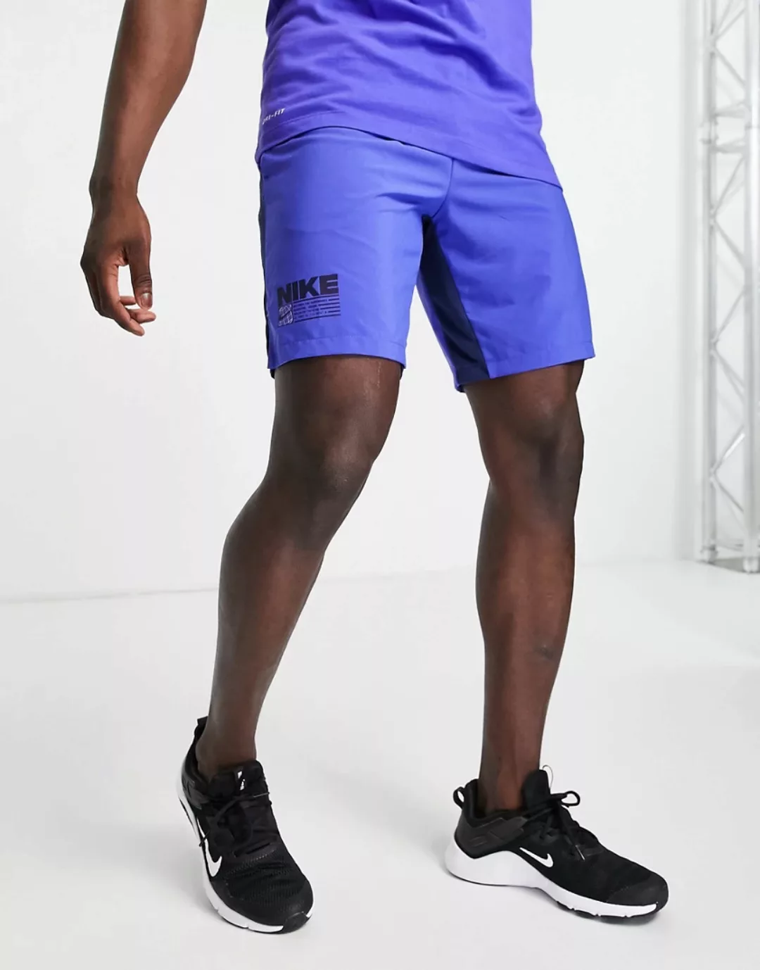 Nike Training – PT Flex – Shorts in Blau günstig online kaufen