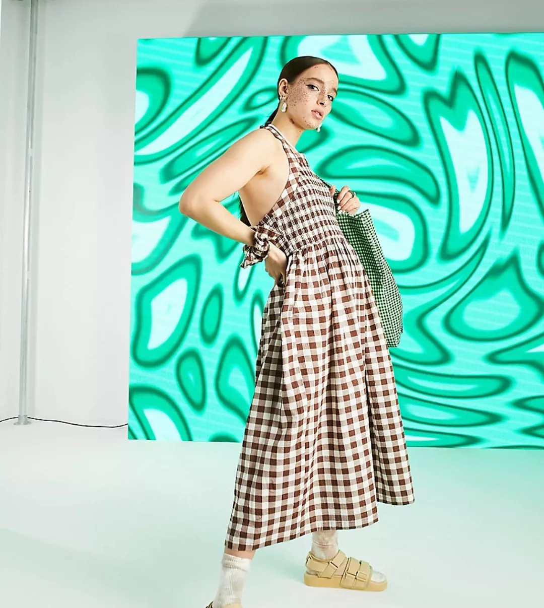COLLUSION – Gerafftes Midi-Sommerkleid mit Neckholder-Träger und Vichy-Karo günstig online kaufen
