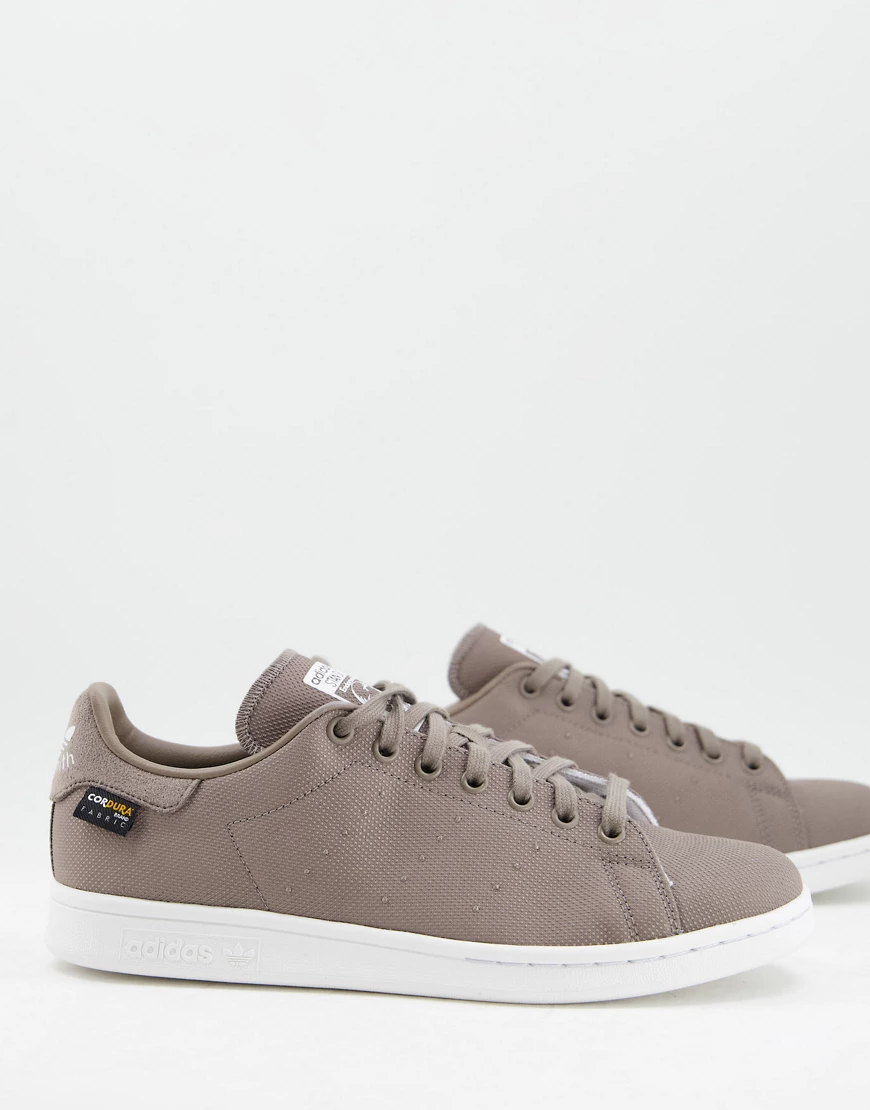 adidas Originals – Stan Smith – Nachhaltige Sneaker in schlichtem Braun günstig online kaufen