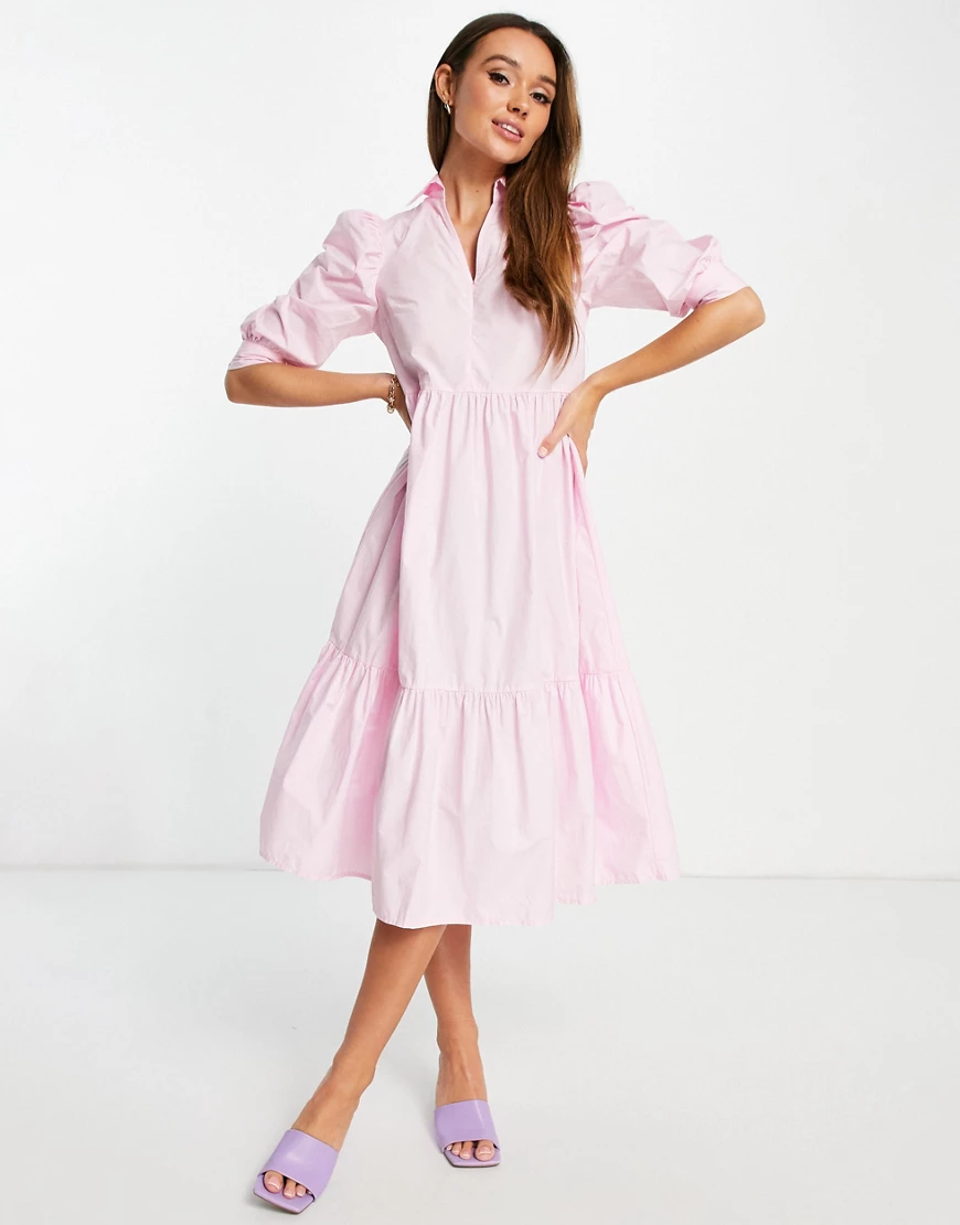Glamorous – Gestuftes Midi-Hemdkleid in Pastellrosa günstig online kaufen
