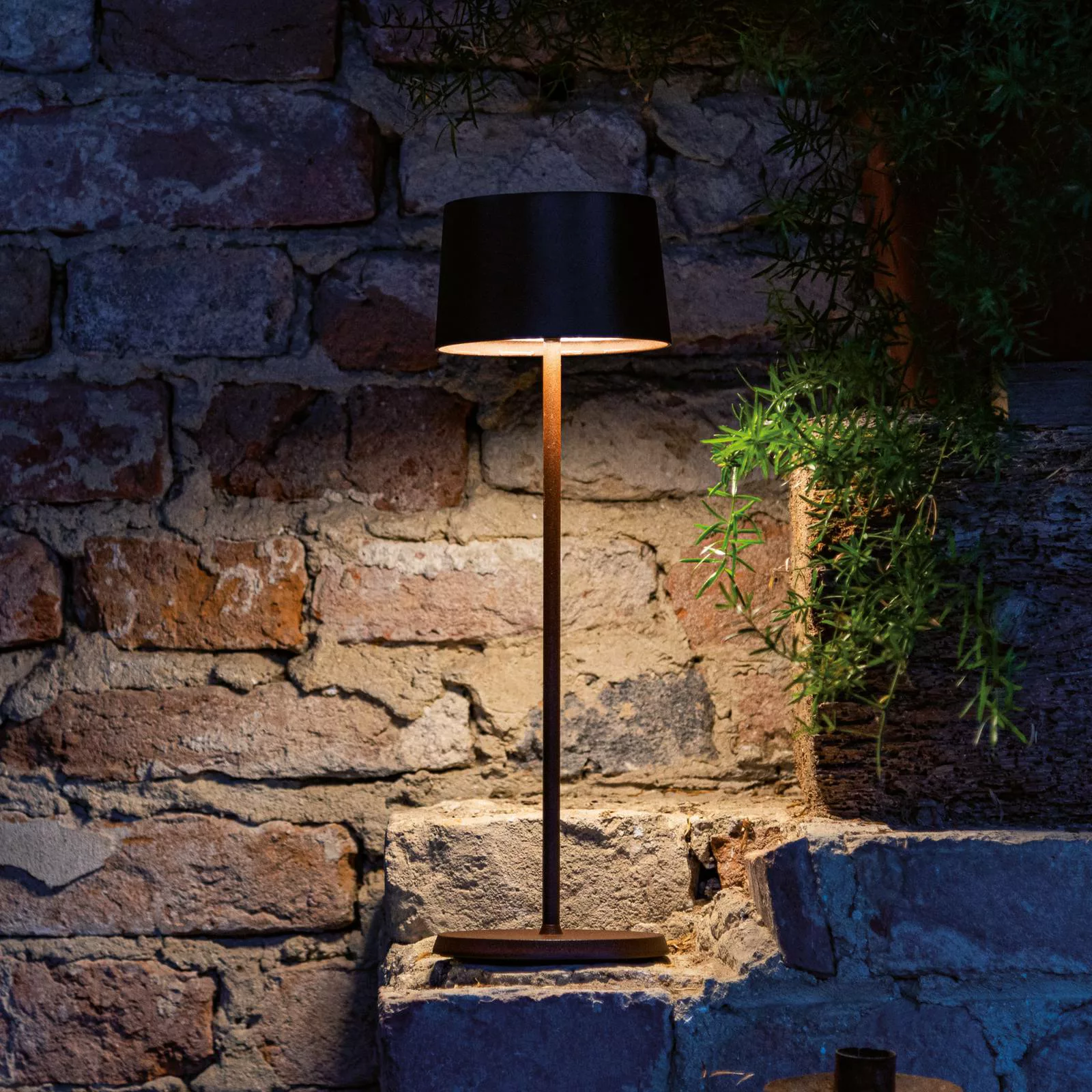 Zafferano Olivia 3K Akku-Tischlampe IP65 corten günstig online kaufen