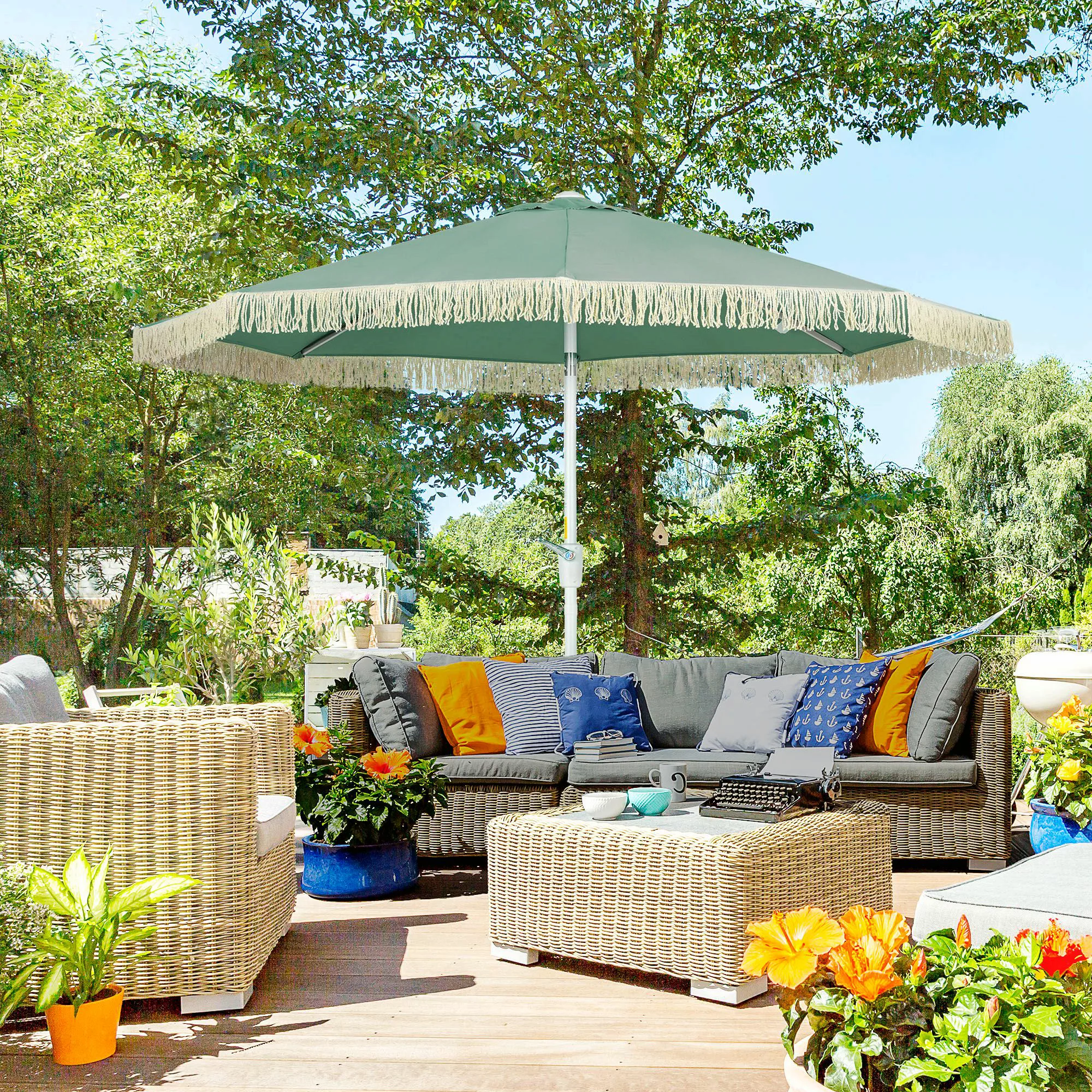 Outsunny Gartenschirm gerade Outdoor-Sonnenschirm neigbar mit Fransenvolant günstig online kaufen