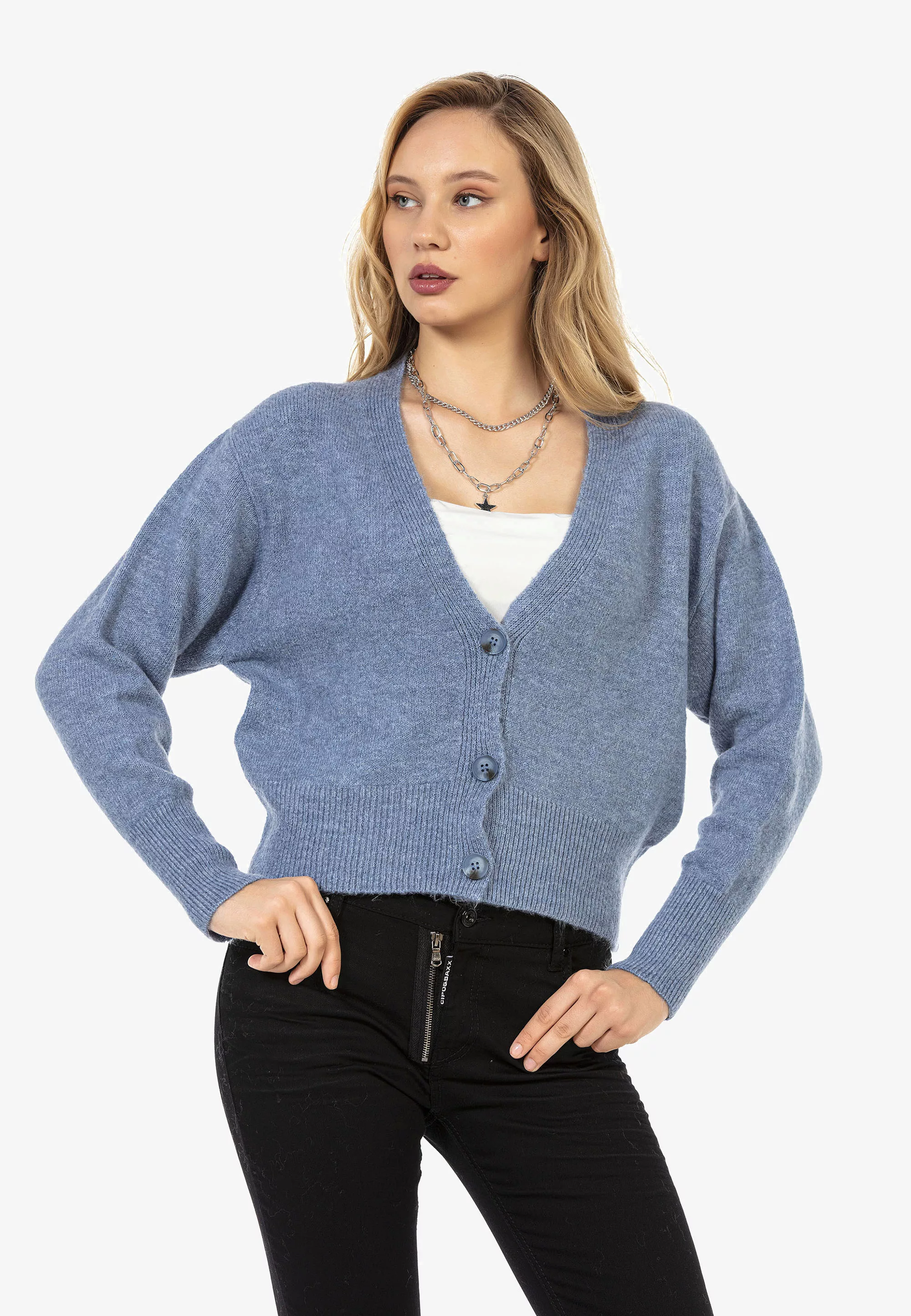 Cipo & Baxx Strickjacke, mit tiefem V-Ausschnitt günstig online kaufen