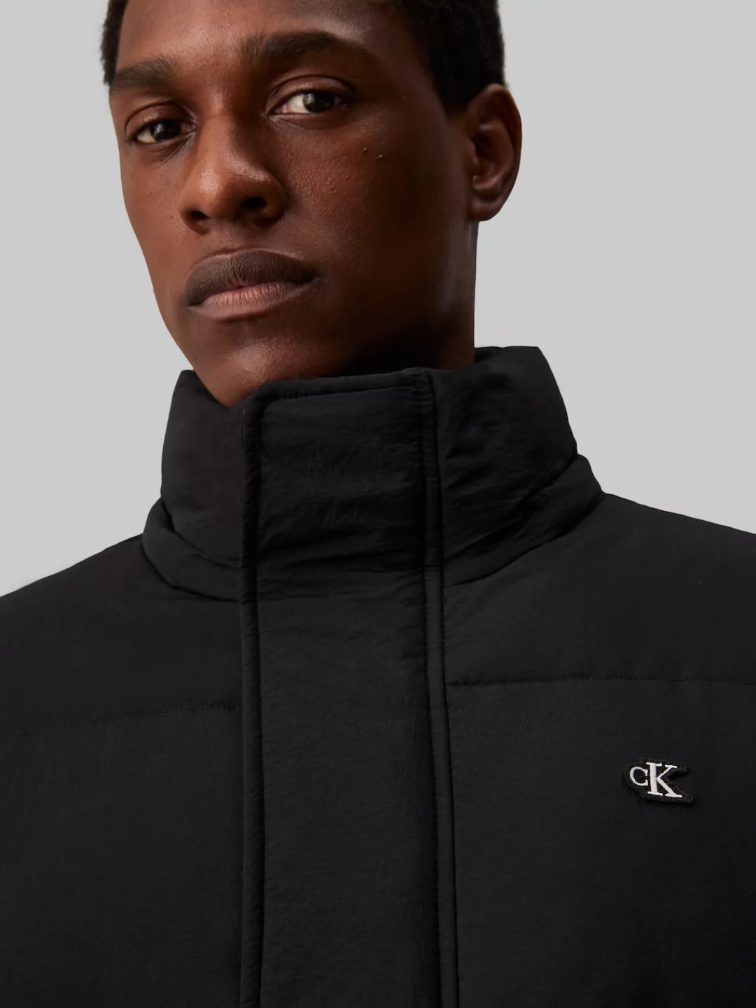 Calvin Klein Jeans Langjacke ESSENTIALS NON DOWN LONG PARKA mit Logoprägung günstig online kaufen