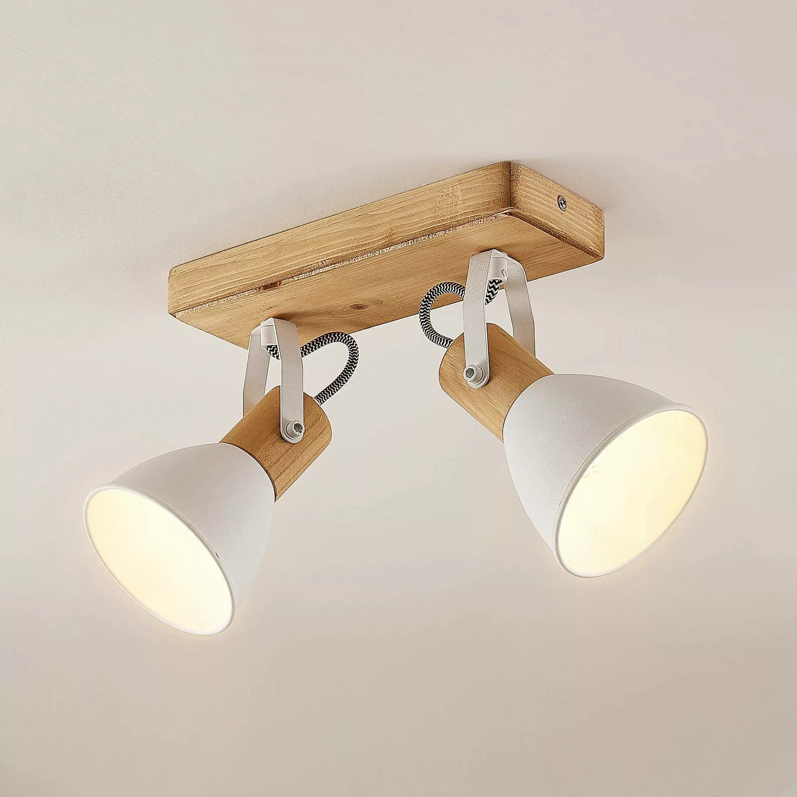 Lindby Deckenspot Merela, weiß, 28 cm, 2-flammig, Holz, E14 günstig online kaufen