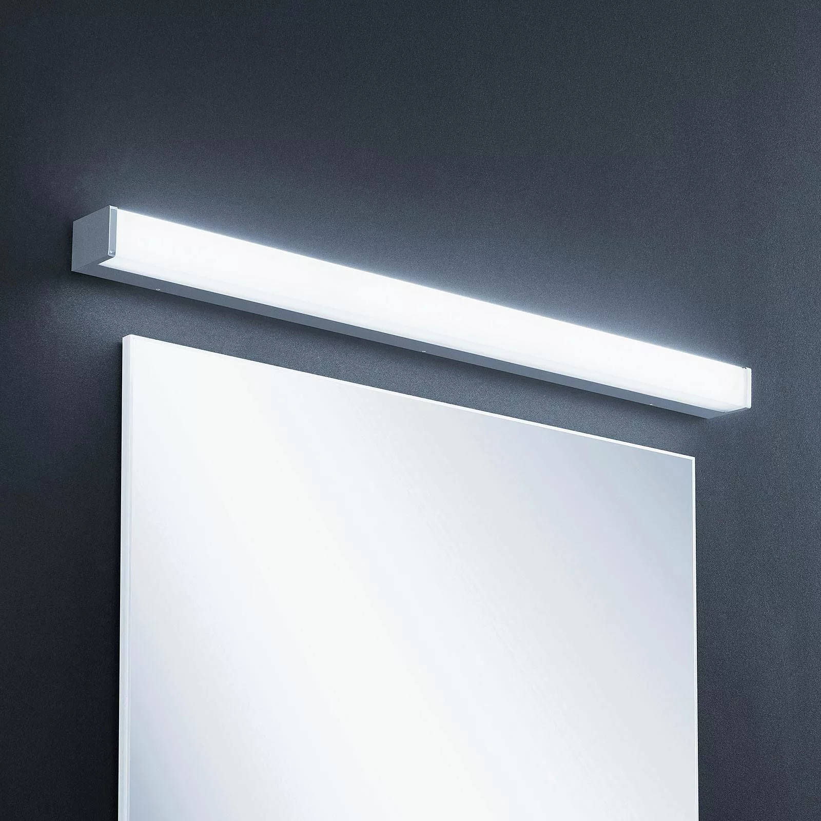 Lindby Klea LED-Badezimmerleuchte, 90 cm günstig online kaufen