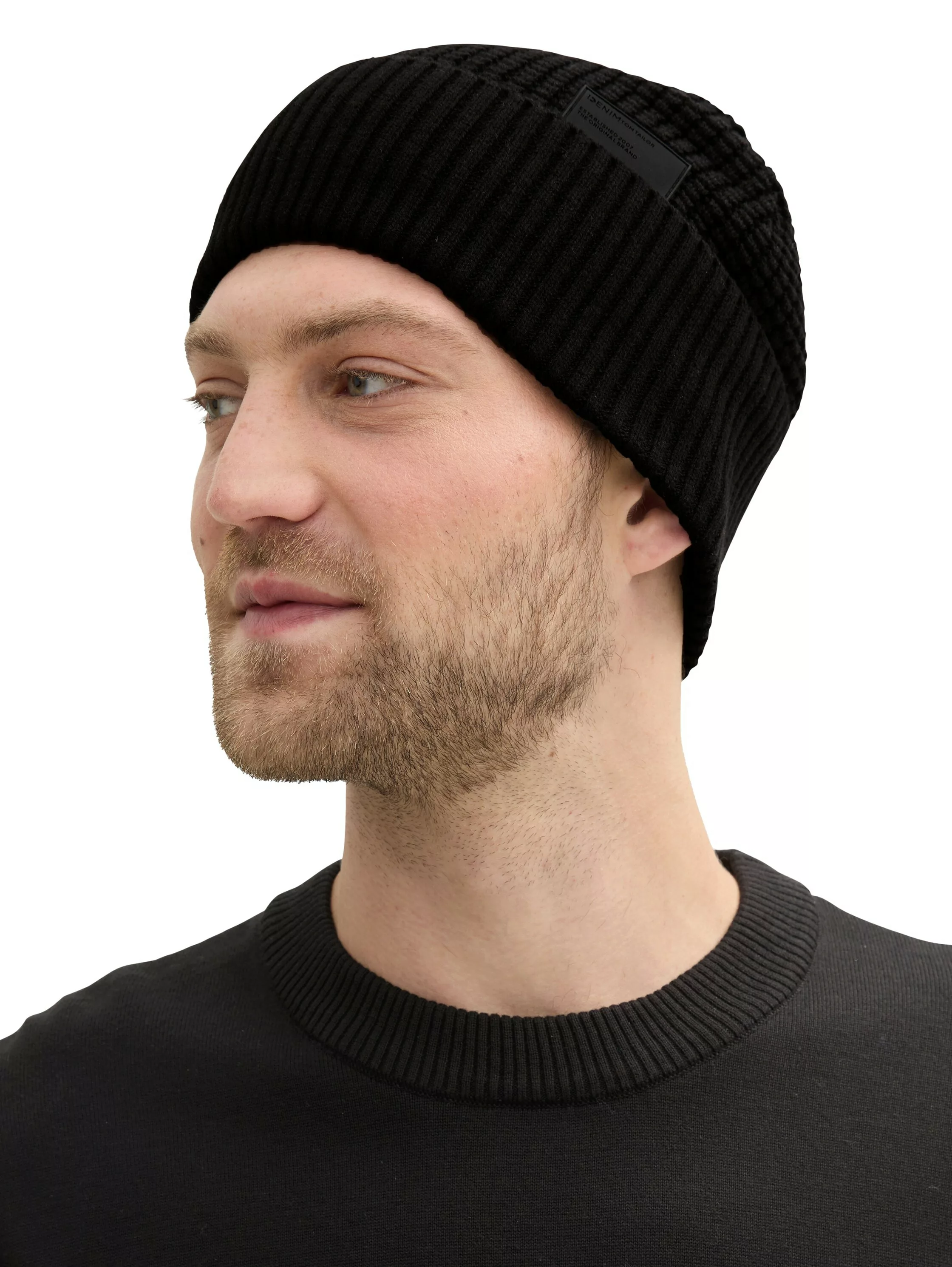 TOM TAILOR Denim Beanie, mit Strick-Struktur und Logo-Badge günstig online kaufen