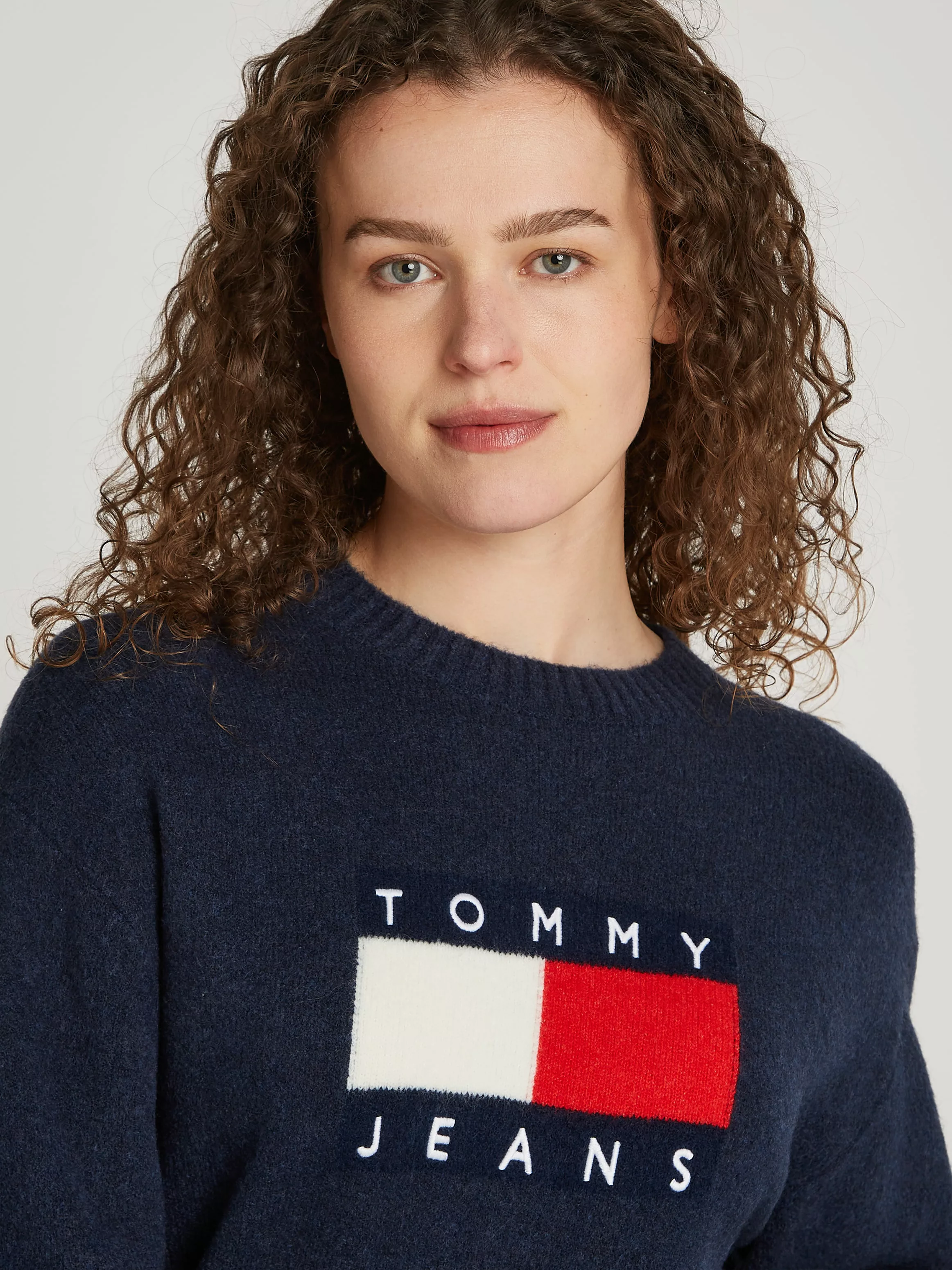 Tommy Jeans Strickpullover "TJW MELANGE FLAG SWEATER EXT", in melierter Opt günstig online kaufen