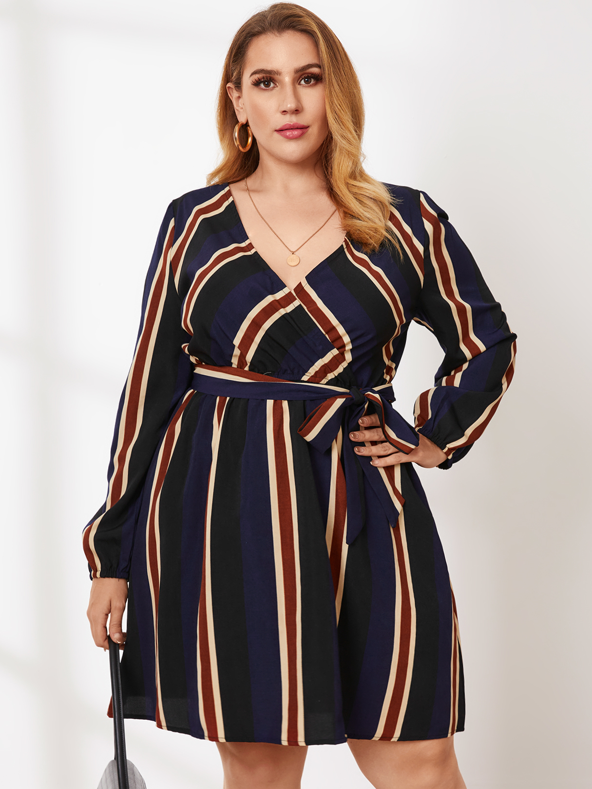 Plus Size V-Ausschnitt Gestreiftes Gürteldesign Wickeldesign Lange Ärmel Mi günstig online kaufen