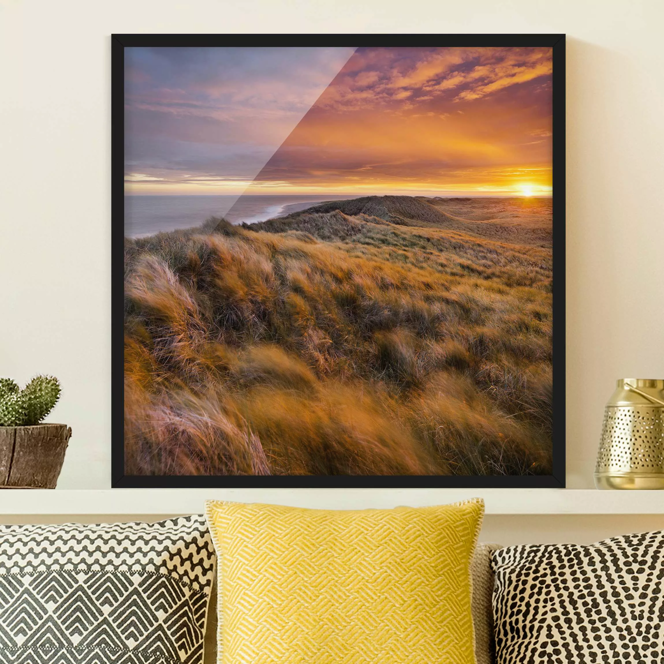 Bild mit Rahmen Natur & Landschaft - Quadrat Sonnenaufgang am Strand auf Sy günstig online kaufen