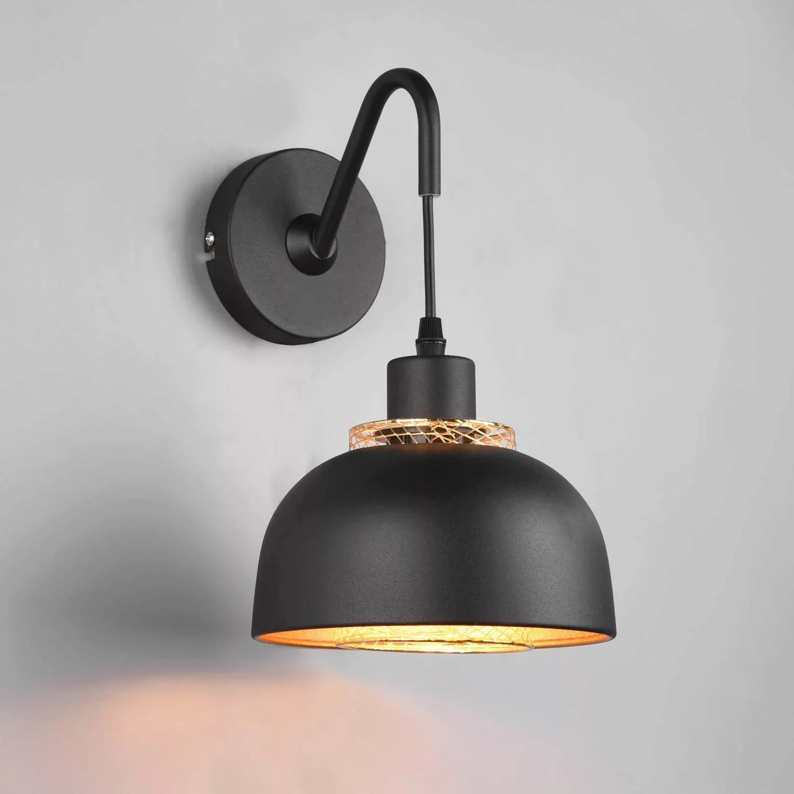 Wandlampe Punch Schalter und Stecker, schwarz/gold günstig online kaufen
