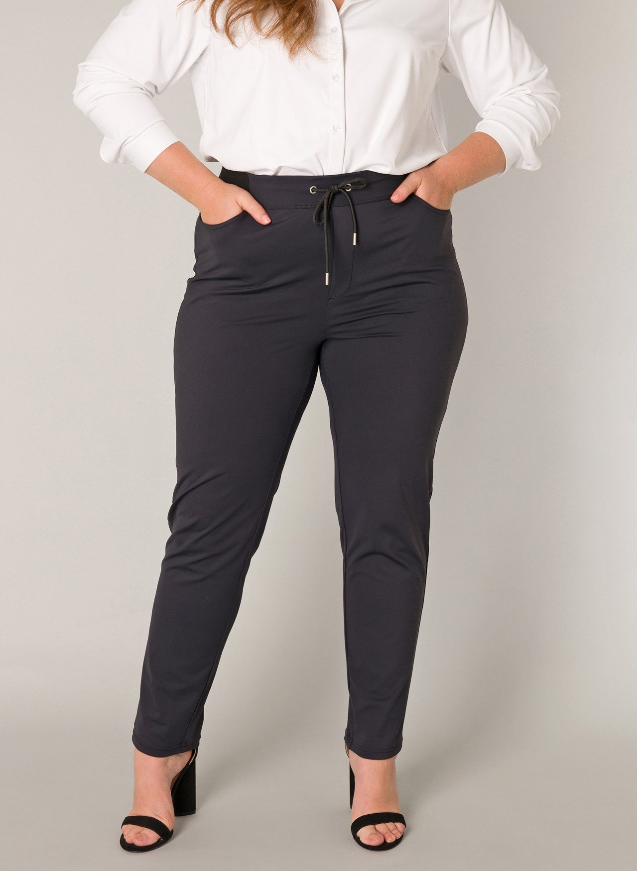 Base Level Curvy Stoffhose "Liana", Sommerhose mit Stretch und Kordelzug, i günstig online kaufen