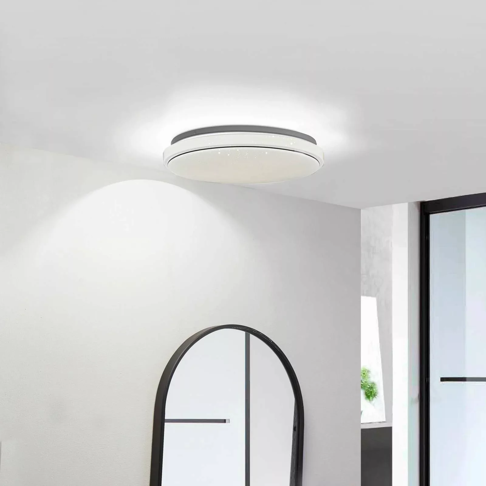 Lindby LED-Deckenlampe Glamo, chrom/weiß, Kunststoff, IP44 günstig online kaufen